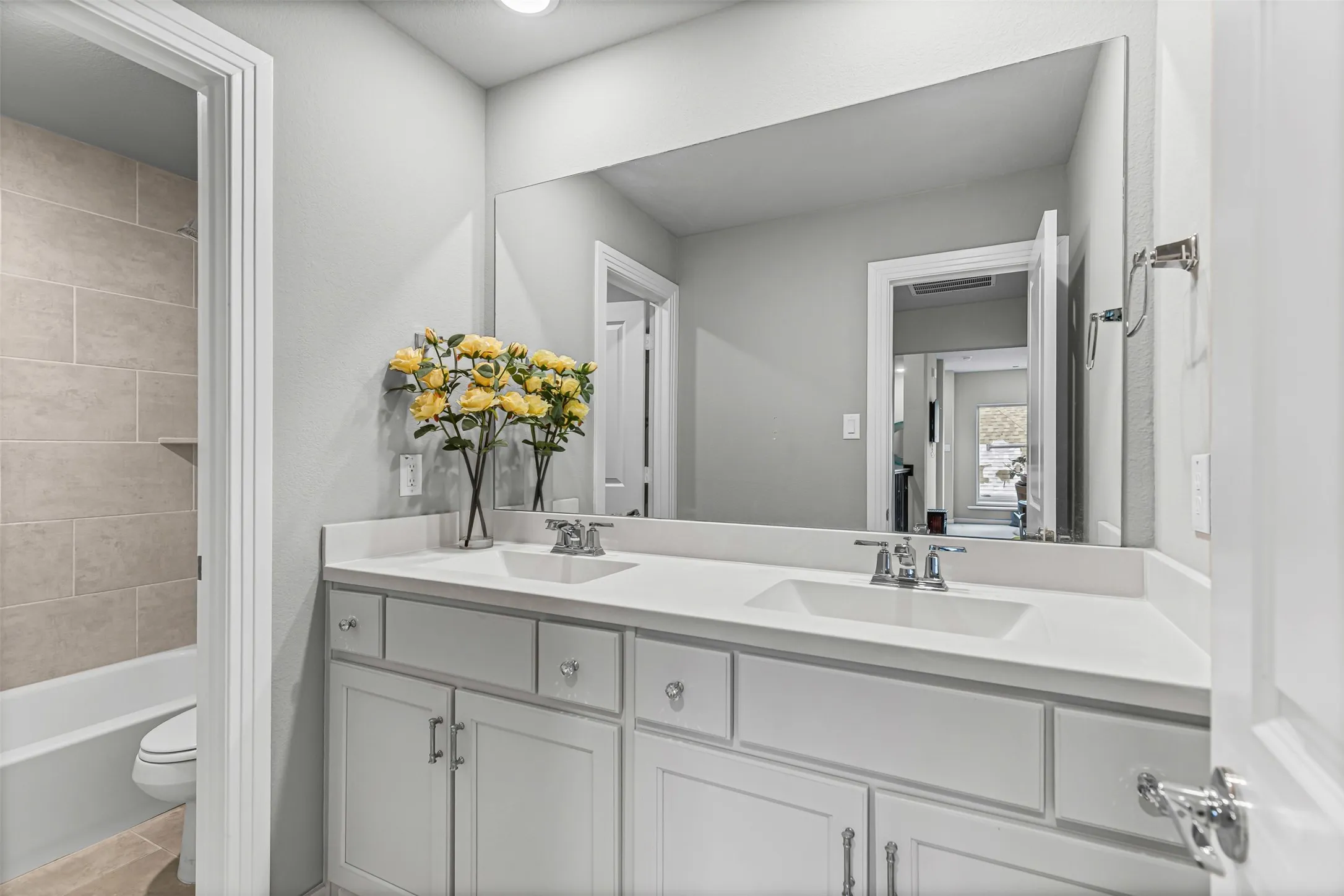 Single Family Residence For Rent in Johnson County , 1501 Misty Pasture Way, Mansfield, Texas 76063, 4 Bedroom, 3 Bathroom, 2 Garage spaces, 2,751 Sqft, built in 2022, mls#21375410, Real Estate Agent in Mansfield, Homes For Rent in Johnson county, Homes For Rent in Mansfield, Realtor in Mansfield Texas, Real Estate Brokerage Independent Realty Texas, Luminita Cordes Realtor