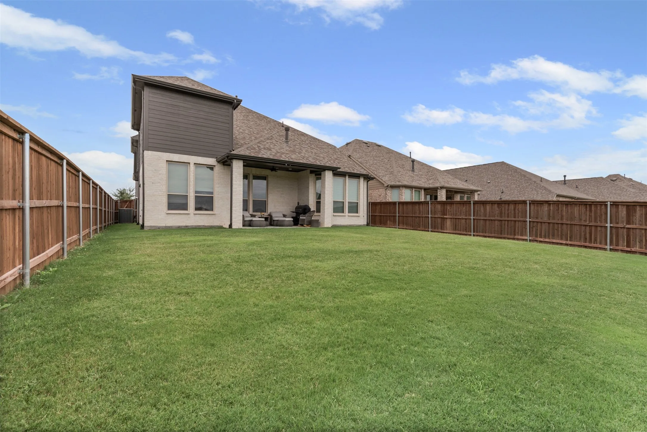 Single Family Residence For Rent in Johnson County , 1501 Misty Pasture Way, Mansfield, Texas 76063, 4 Bedroom, 3 Bathroom, 2 Garage spaces, 2,751 Sqft, built in 2022, mls#21375410, Real Estate Agent in Mansfield, Homes For Rent in Johnson county, Homes For Rent in Mansfield, Realtor in Mansfield Texas, Real Estate Brokerage Independent Realty Texas, Luminita Cordes Realtor
