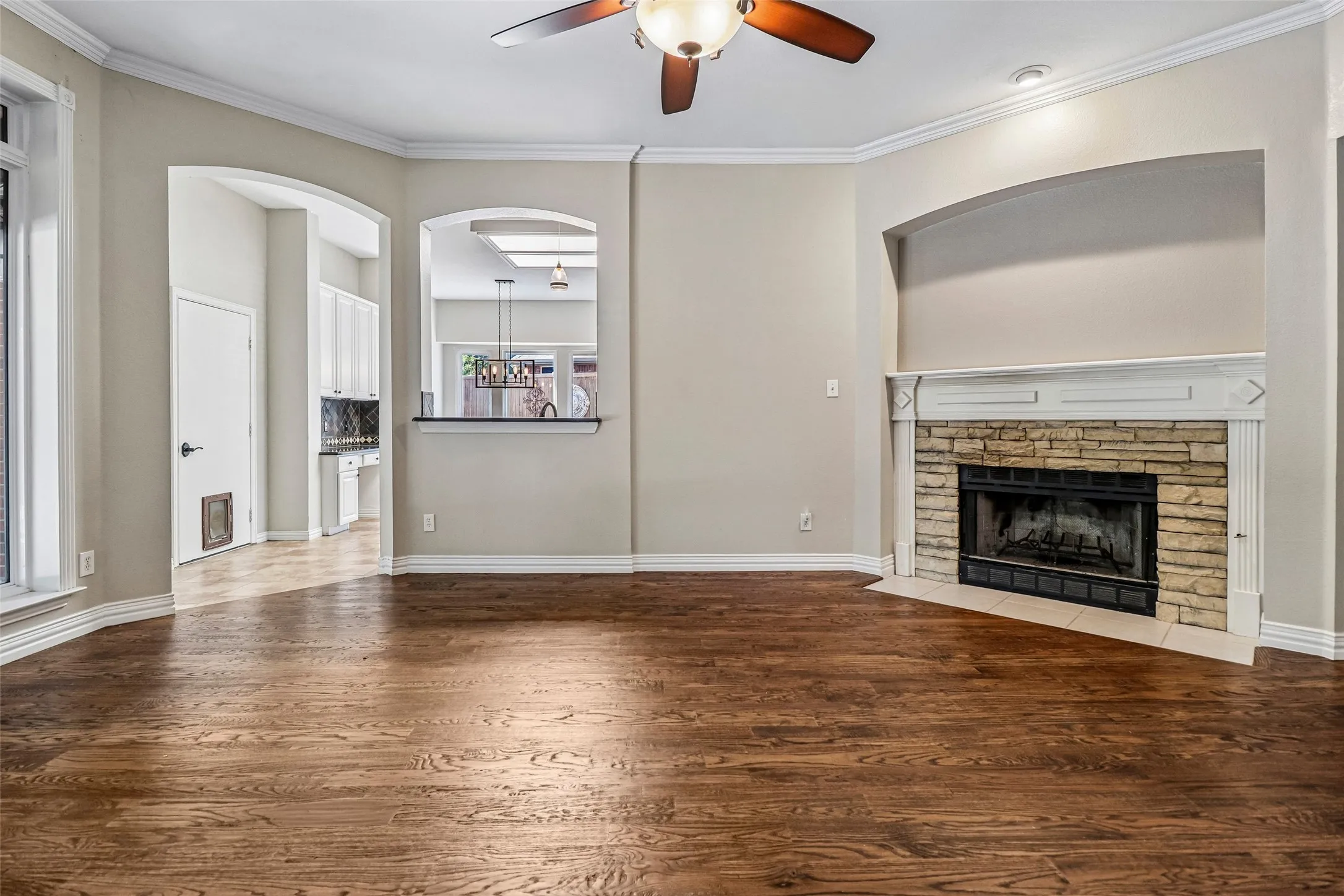 Single Family Residence For Sale in Tarrant County , 3720 Cripple Creek Court, Bedford, Texas 76021, 5 Bedroom, 4 Bathroom, 2 Garage spaces, 3,565 Sqft, built in 1995, mls#21375819, Real Estate Agent in Bedford, Homes For Sale in Tarrant county, Homes For Sale in Bedford, Realtor in Bedford Texas, Real Estate Brokerage Independent Realty Texas, Luminita Cordes Realtor