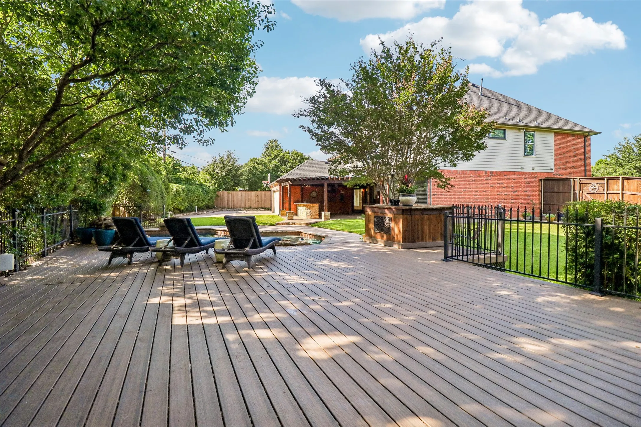 Single Family Residence For Sale in Tarrant County , 3720 Cripple Creek Court, Bedford, Texas 76021, 5 Bedroom, 4 Bathroom, 2 Garage spaces, 3,565 Sqft, built in 1995, mls#21375819, Real Estate Agent in Bedford, Homes For Sale in Tarrant county, Homes For Sale in Bedford, Realtor in Bedford Texas, Real Estate Brokerage Independent Realty Texas, Luminita Cordes Realtor