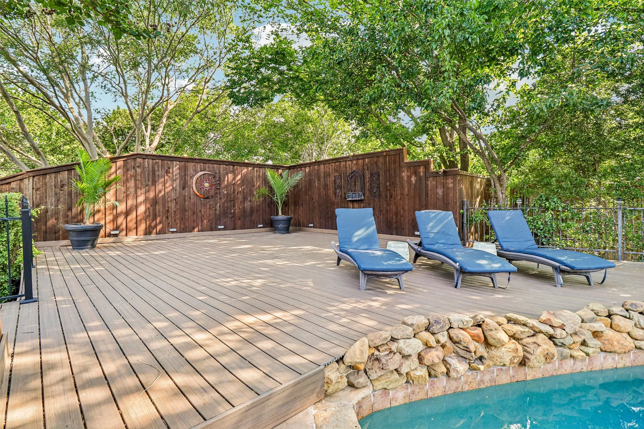 Single Family Residence For Sale in Tarrant County , 3720 Cripple Creek Court, Bedford, Texas 76021, 5 Bedroom, 4 Bathroom, 2 Garage spaces, 3,565 Sqft, built in 1995, mls#21375819, Real Estate Agent in Bedford, Homes For Sale in Tarrant county, Homes For Sale in Bedford, Realtor in Bedford Texas, Real Estate Brokerage Independent Realty Texas, Luminita Cordes Realtor