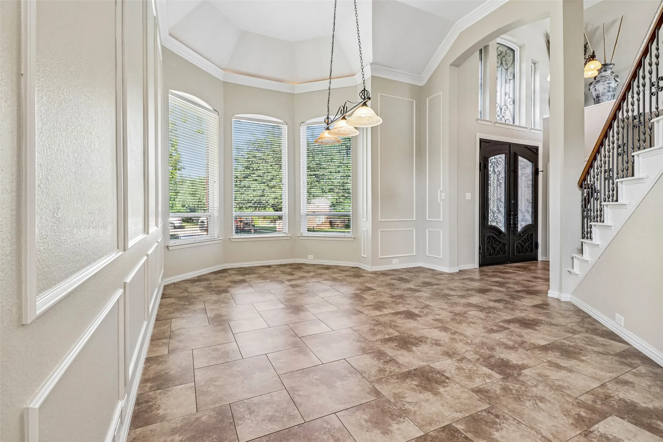 Single Family Residence For Sale in Tarrant County , 3720 Cripple Creek Court, Bedford, Texas 76021, 5 Bedroom, 4 Bathroom, 2 Garage spaces, 3,565 Sqft, built in 1995, mls#21375819, Real Estate Agent in Bedford, Homes For Sale in Tarrant county, Homes For Sale in Bedford, Realtor in Bedford Texas, Real Estate Brokerage Independent Realty Texas, Luminita Cordes Realtor