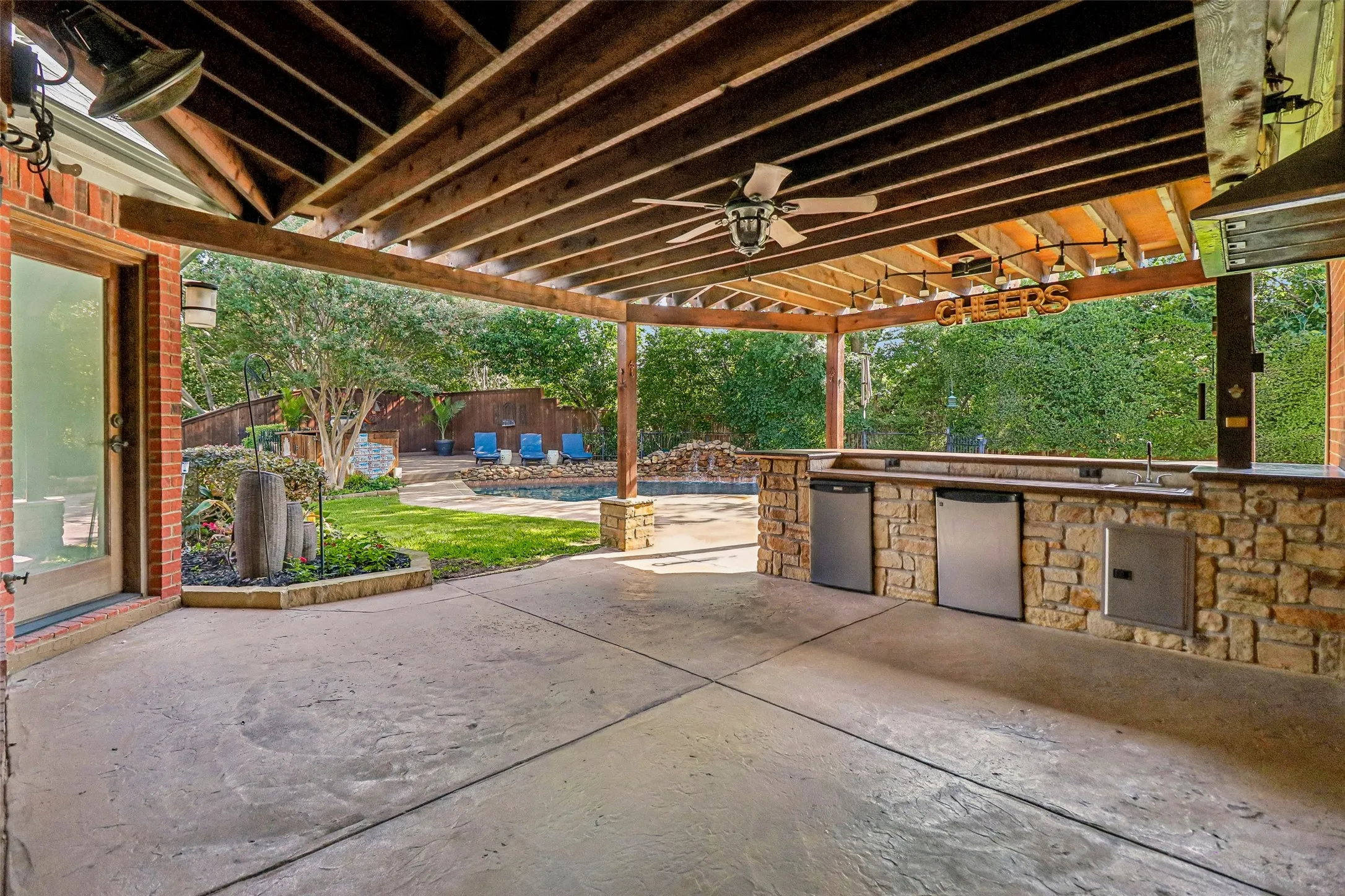 Single Family Residence For Sale in Tarrant County , 3720 Cripple Creek Court, Bedford, Texas 76021, 5 Bedroom, 4 Bathroom, 2 Garage spaces, 3,565 Sqft, built in 1995, mls#21375819, Real Estate Agent in Bedford, Homes For Sale in Tarrant county, Homes For Sale in Bedford, Realtor in Bedford Texas, Real Estate Brokerage Independent Realty Texas, Luminita Cordes Realtor