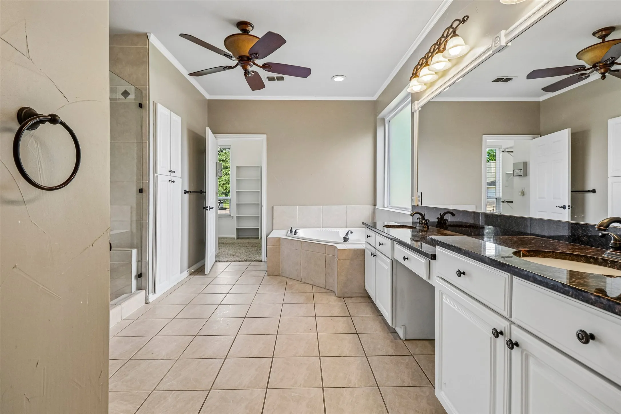 Single Family Residence For Sale in Tarrant County , 3720 Cripple Creek Court, Bedford, Texas 76021, 5 Bedroom, 4 Bathroom, 2 Garage spaces, 3,565 Sqft, built in 1995, mls#21375819, Real Estate Agent in Bedford, Homes For Sale in Tarrant county, Homes For Sale in Bedford, Realtor in Bedford Texas, Real Estate Brokerage Independent Realty Texas, Luminita Cordes Realtor