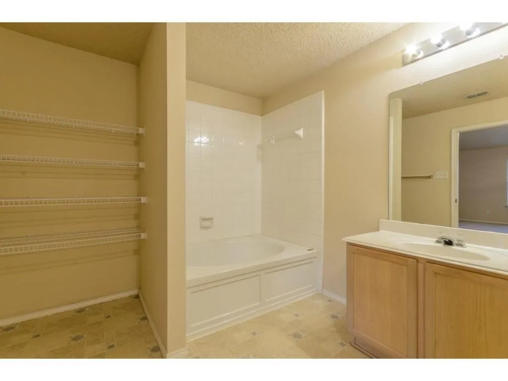 Single Family Residence For Rent in Collin County , 406 Ashland Drive, Wylie, Texas 75098, 4 Bedroom, 3 Bathroom, 2 Garage spaces, 2,614 Sqft, built in 2003, mls#21375852, Real Estate Agent in Wylie, Homes For Rent in Collin county, Homes For Rent in Wylie, Realtor in Wylie Texas, Real Estate Brokerage Independent Realty Texas, Luminita Cordes Realtor