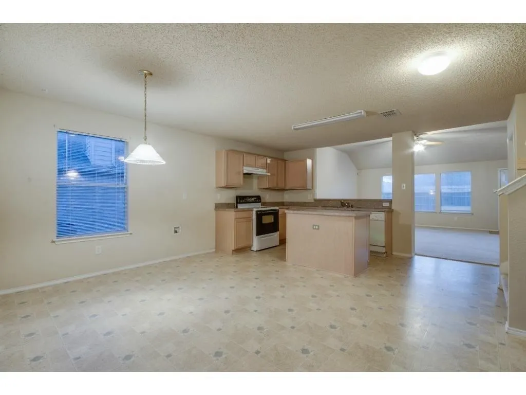 Single Family Residence For Rent in Collin County , 406 Ashland Drive, Wylie, Texas 75098, 4 Bedroom, 3 Bathroom, 2 Garage spaces, 2,614 Sqft, built in 2003, mls#21375852, Real Estate Agent in Wylie, Homes For Rent in Collin county, Homes For Rent in Wylie, Realtor in Wylie Texas, Real Estate Brokerage Independent Realty Texas, Luminita Cordes Realtor