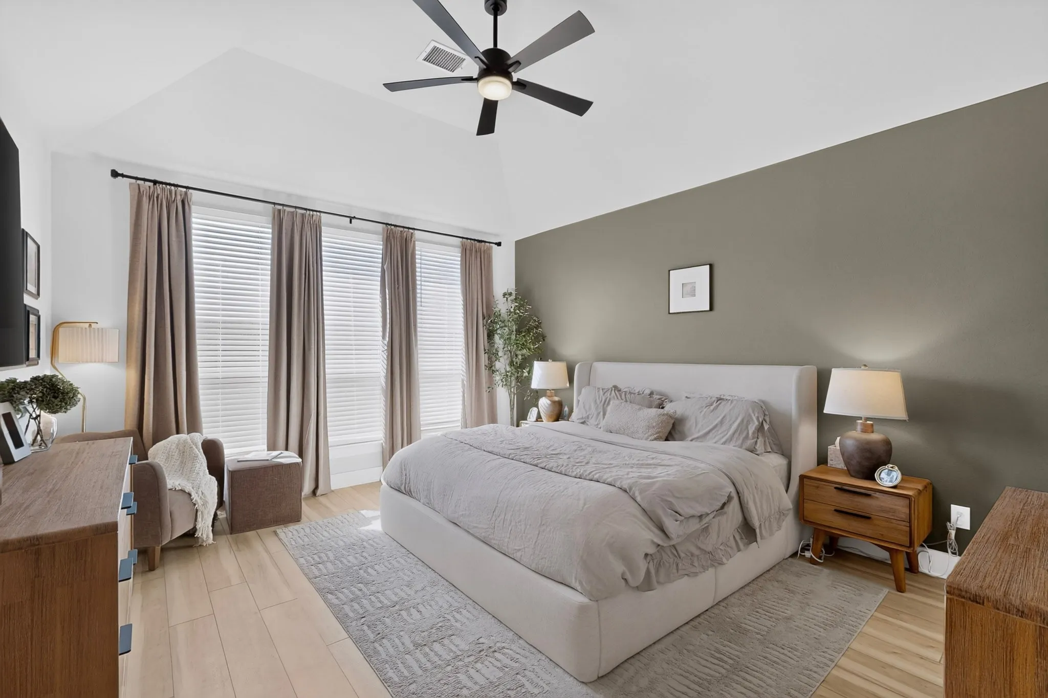Single Family Residence For Rent in Kaufman County , 1116 Alaska Drive, Forney, Texas 75126, 4 Bedroom, 3 Bathroom, 3 Garage spaces, 2,218 Sqft, built in 2023, mls#21375854, Real Estate Agent in Forney, Homes For Rent in Kaufman county, Homes For Rent in Forney, Realtor in Forney Texas, Real Estate Brokerage Independent Realty Texas, Luminita Cordes Realtor