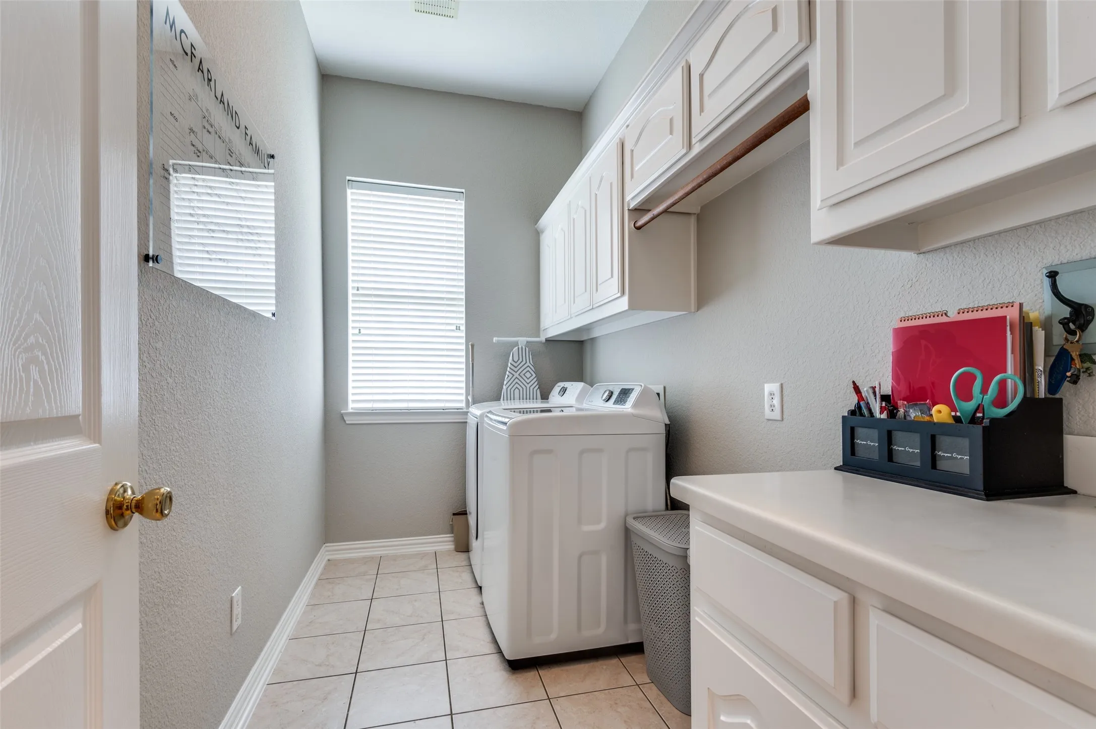 Single Family Residence For Sale in Denton County , 3406 Brighton Court, Highland Village, Texas 75077, 4 Bedroom, 3 Bathroom, 2 Garage spaces, 3,093 Sqft, built in 2000, mls#21292818, Real Estate Agent in Highland Village, Homes For Sale in Denton county, Homes For Sale in Highland Village, Realtor in Highland Village Texas, Real Estate Brokerage Independent Realty Texas, Luminita Cordes Realtor