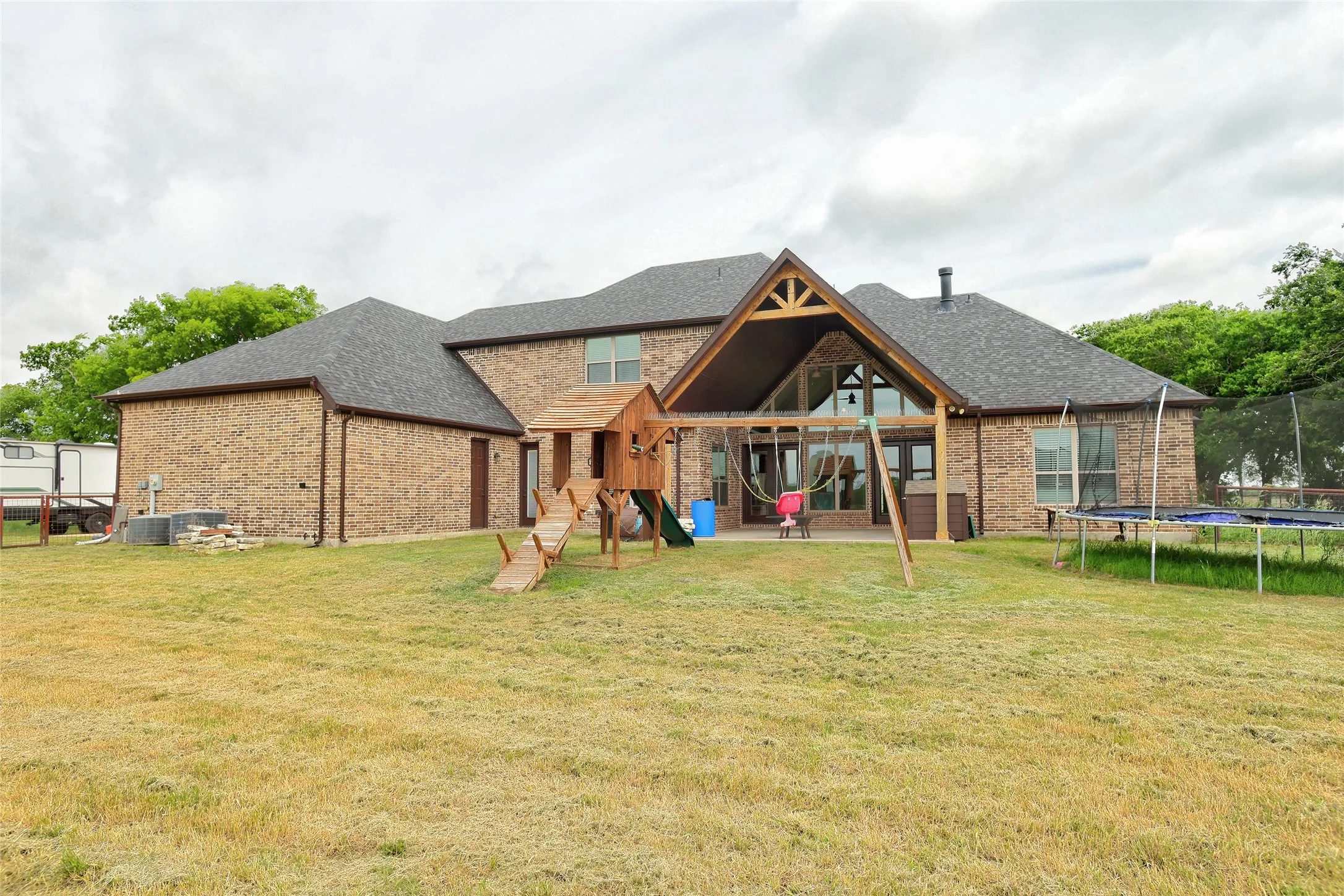 Single Family Residence For Sale in Collin County , 20392 County Road 637, Nevada, Texas 75173, 4 Bedroom, 4 Bathroom, 3 Garage spaces, 3,671 Sqft, built in 2014, mls#21375832, Real Estate Agent in Nevada, Homes For Sale in Collin county, Homes For Sale in Nevada, Realtor in Nevada Texas, Real Estate Brokerage Independent Realty Texas, Luminita Cordes Realtor
