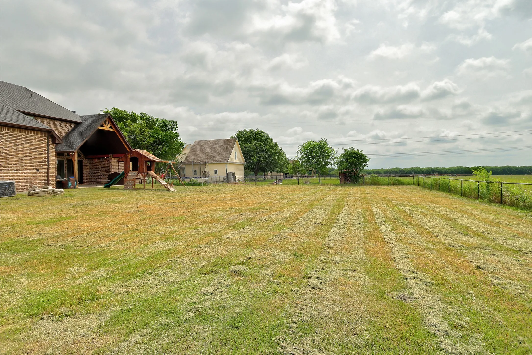 Single Family Residence For Sale in Collin County , 20392 County Road 637, Nevada, Texas 75173, 4 Bedroom, 4 Bathroom, 3 Garage spaces, 3,671 Sqft, built in 2014, mls#21375832, Real Estate Agent in Nevada, Homes For Sale in Collin county, Homes For Sale in Nevada, Realtor in Nevada Texas, Real Estate Brokerage Independent Realty Texas, Luminita Cordes Realtor