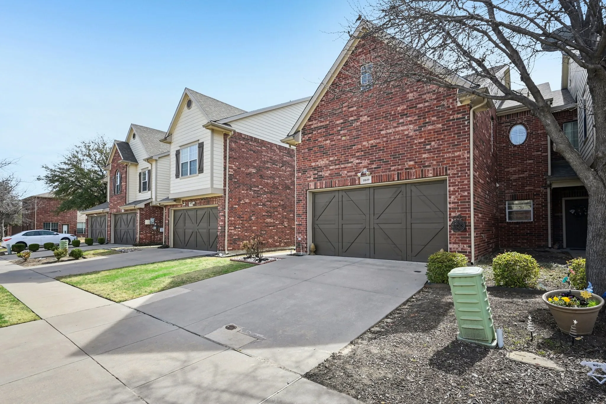 Townhouse For Rent in Dallas County , 1049 Colonial Drive, Coppell, Texas 75019, 3 Bedroom, 3 Bathroom, 2 Garage spaces, 1,954 Sqft, built in 2003, mls#21375861, Real Estate Agent in Coppell, Homes For Rent in Dallas county, Homes For Rent in Coppell, Realtor in Coppell Texas, Real Estate Brokerage Independent Realty Texas, Luminita Cordes Realtor