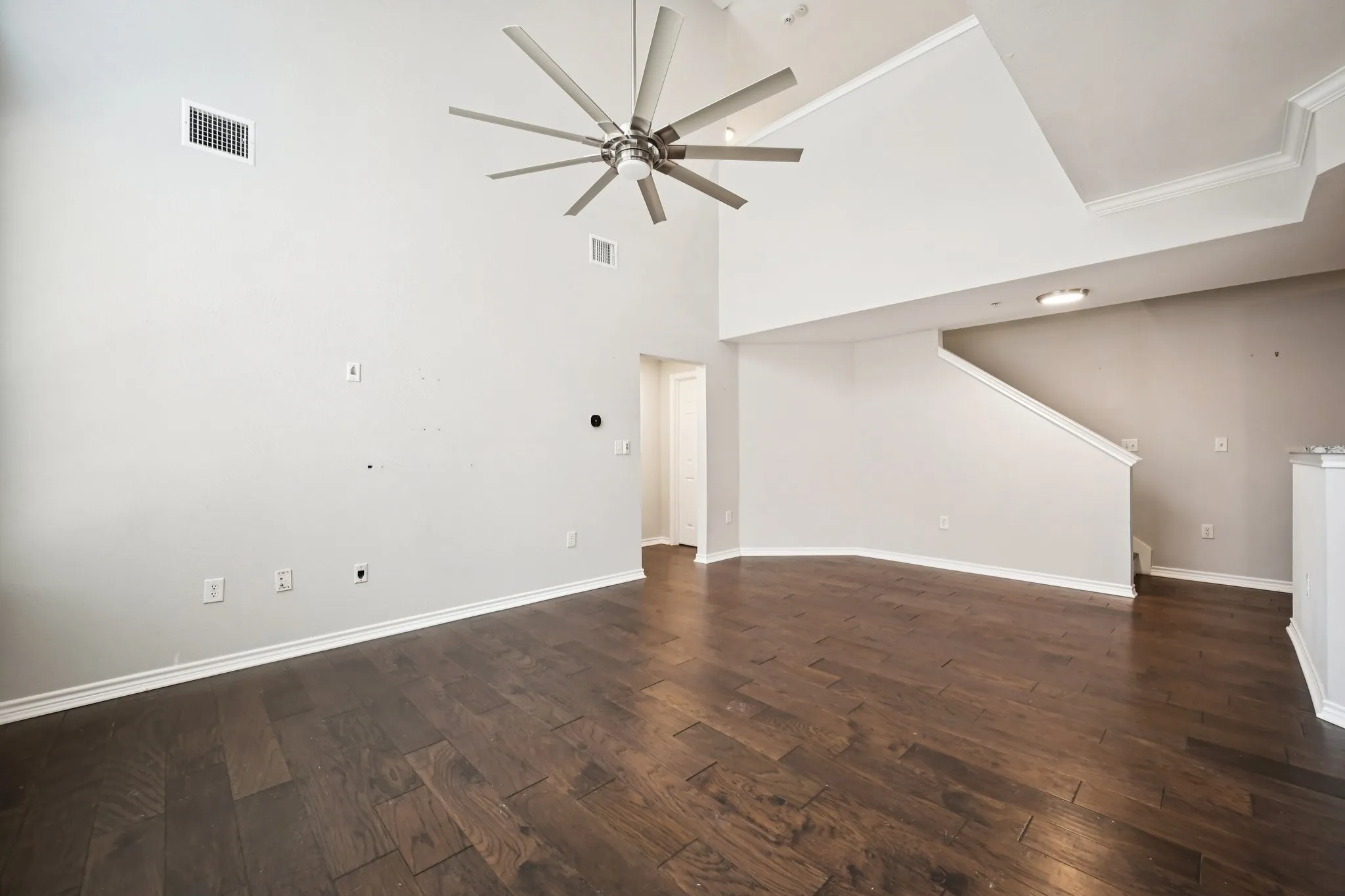 Townhouse For Rent in Dallas County , 1049 Colonial Drive, Coppell, Texas 75019, 3 Bedroom, 3 Bathroom, 2 Garage spaces, 1,954 Sqft, built in 2003, mls#21375861, Real Estate Agent in Coppell, Homes For Rent in Dallas county, Homes For Rent in Coppell, Realtor in Coppell Texas, Real Estate Brokerage Independent Realty Texas, Luminita Cordes Realtor