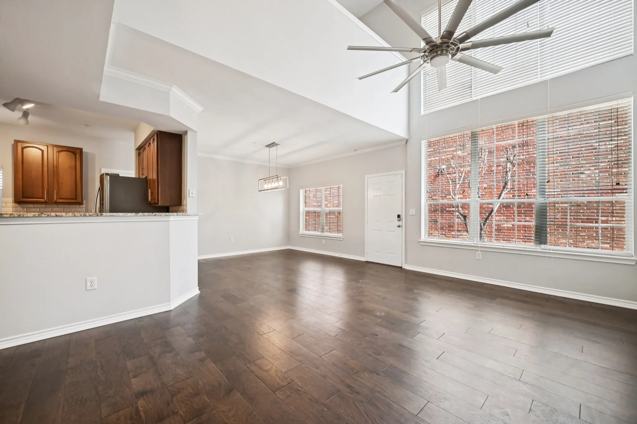 Townhouse For Rent in Dallas County , 1049 Colonial Drive, Coppell, Texas 75019, 3 Bedroom, 3 Bathroom, 2 Garage spaces, 1,954 Sqft, built in 2003, mls#21375861, Real Estate Agent in Coppell, Homes For Rent in Dallas county, Homes For Rent in Coppell, Realtor in Coppell Texas, Real Estate Brokerage Independent Realty Texas, Luminita Cordes Realtor