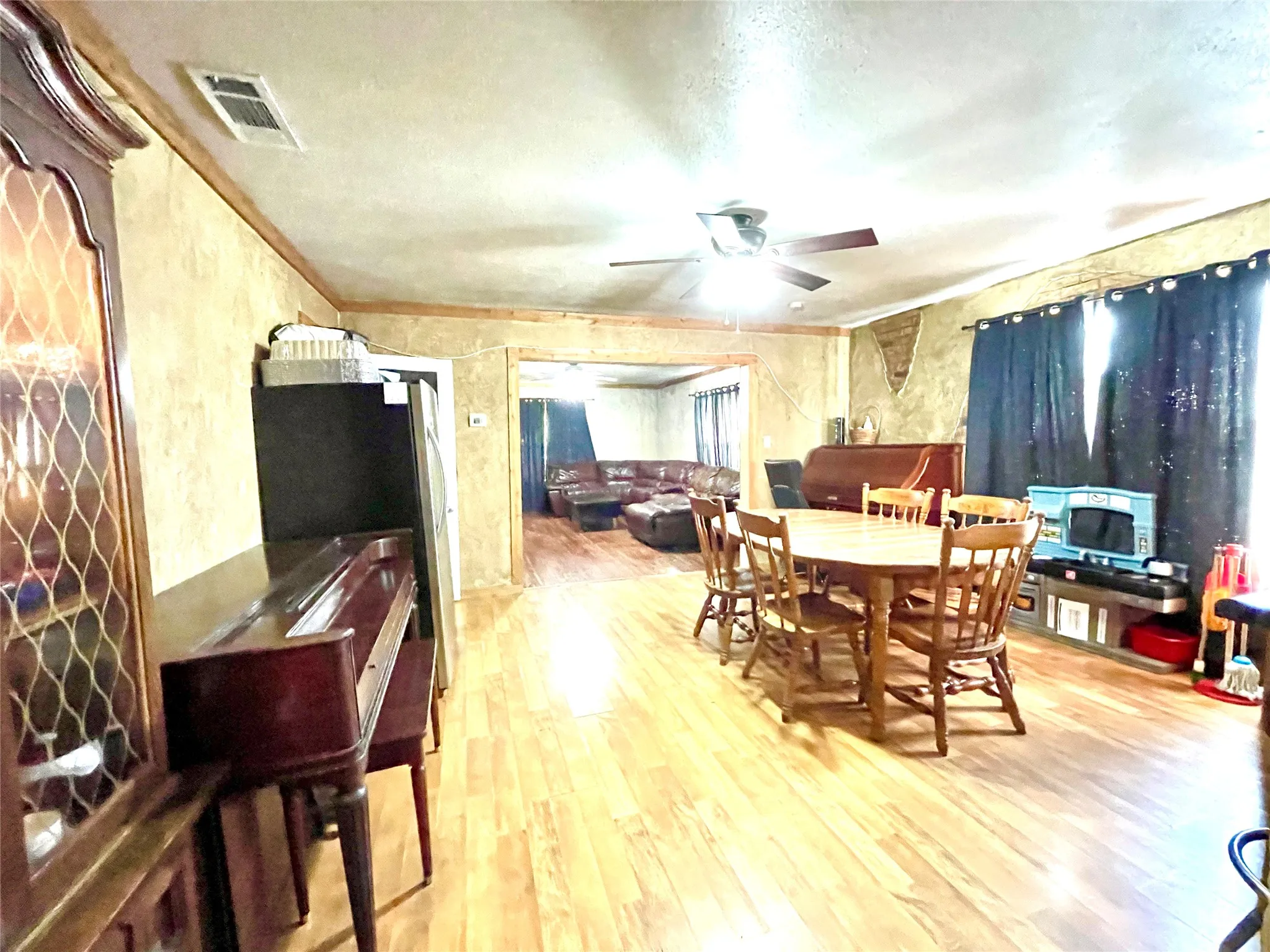 Single Family Residence For Rent in Jack County , 209 N Bowie Street, Jacksboro, Texas 76458, 3 Bedroom, 2 Bathroom, Garage spaces, 2,064 Sqft, built in 1975, mls#21375853, Real Estate Agent in Jacksboro, Homes For Rent in Jack county, Homes For Rent in Jacksboro, Realtor in Jacksboro Texas, Real Estate Brokerage Independent Realty Texas, Luminita Cordes Realtor
