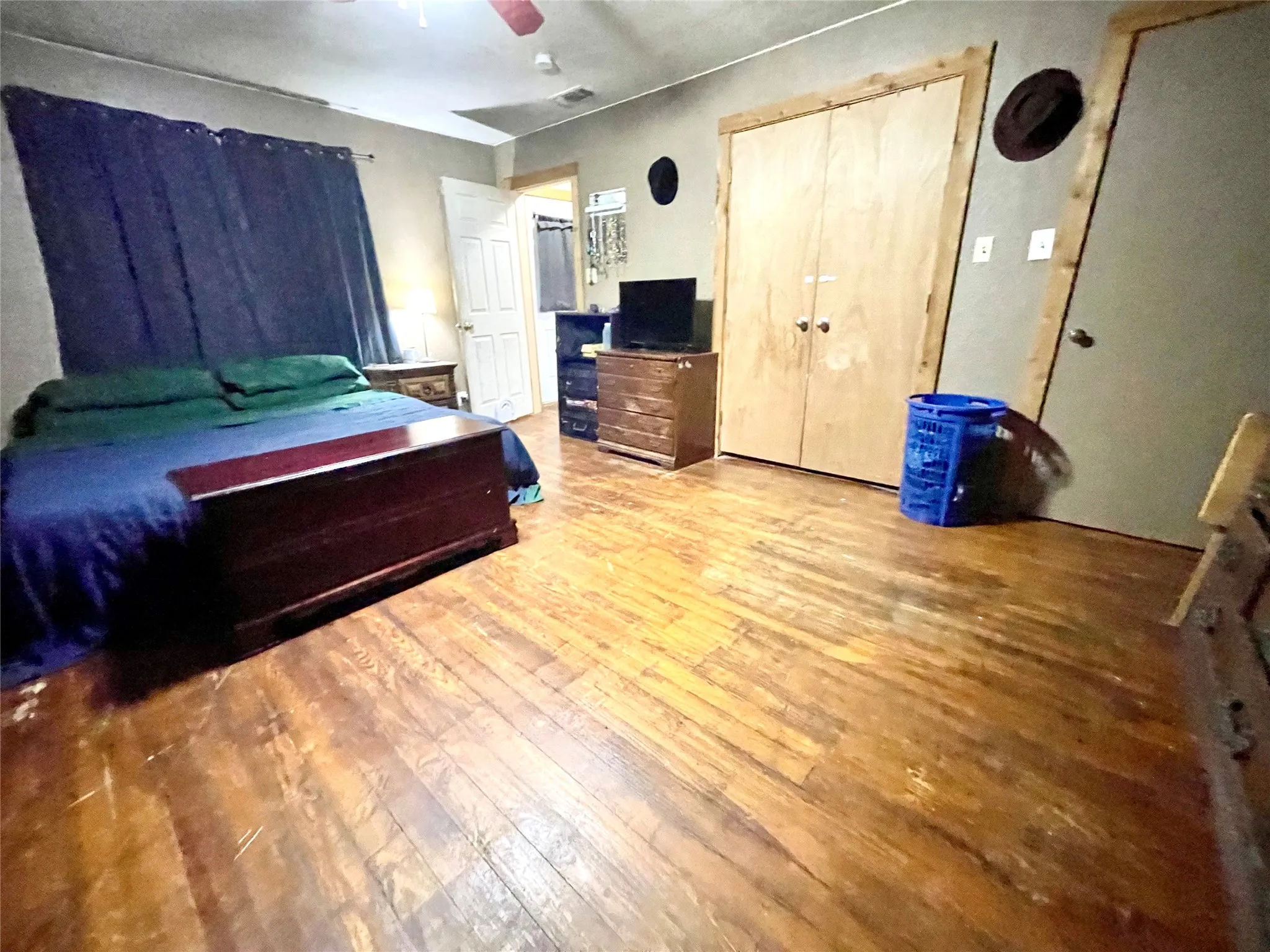 Single Family Residence For Rent in Jack County , 209 N Bowie Street, Jacksboro, Texas 76458, 3 Bedroom, 2 Bathroom, Garage spaces, 2,064 Sqft, built in 1975, mls#21375853, Real Estate Agent in Jacksboro, Homes For Rent in Jack county, Homes For Rent in Jacksboro, Realtor in Jacksboro Texas, Real Estate Brokerage Independent Realty Texas, Luminita Cordes Realtor