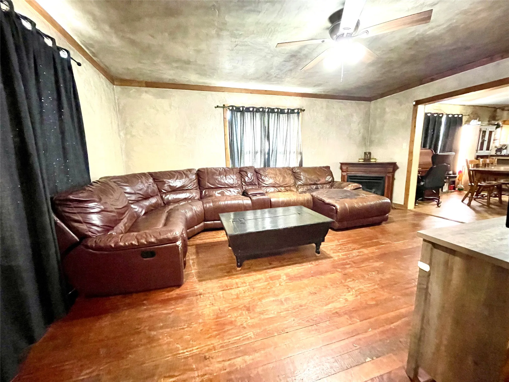 Single Family Residence For Rent in Jack County , 209 N Bowie Street, Jacksboro, Texas 76458, 3 Bedroom, 2 Bathroom, Garage spaces, 2,064 Sqft, built in 1975, mls#21375853, Real Estate Agent in Jacksboro, Homes For Rent in Jack county, Homes For Rent in Jacksboro, Realtor in Jacksboro Texas, Real Estate Brokerage Independent Realty Texas, Luminita Cordes Realtor