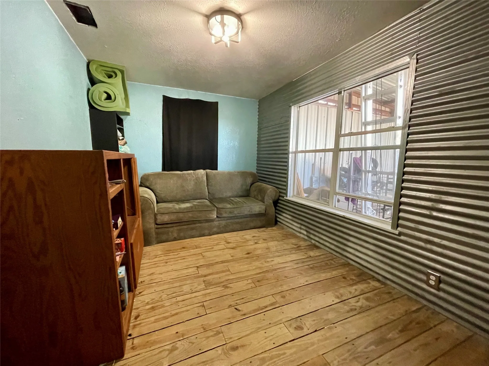 Single Family Residence For Rent in Jack County , 209 N Bowie Street, Jacksboro, Texas 76458, 3 Bedroom, 2 Bathroom, Garage spaces, 2,064 Sqft, built in 1975, mls#21375853, Real Estate Agent in Jacksboro, Homes For Rent in Jack county, Homes For Rent in Jacksboro, Realtor in Jacksboro Texas, Real Estate Brokerage Independent Realty Texas, Luminita Cordes Realtor
