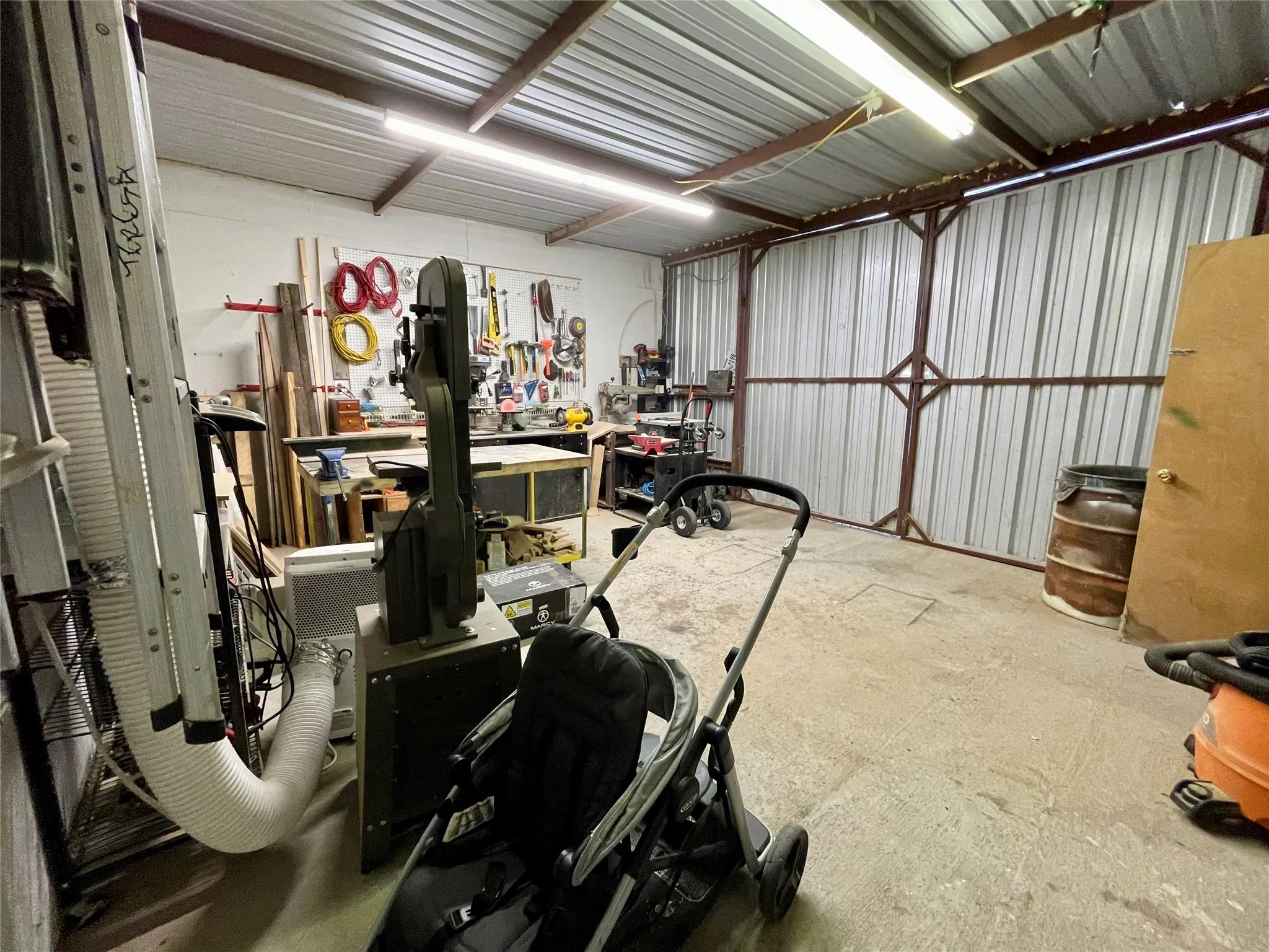 Single Family Residence For Rent in Jack County , 209 N Bowie Street, Jacksboro, Texas 76458, 3 Bedroom, 2 Bathroom, Garage spaces, 2,064 Sqft, built in 1975, mls#21375853, Real Estate Agent in Jacksboro, Homes For Rent in Jack county, Homes For Rent in Jacksboro, Realtor in Jacksboro Texas, Real Estate Brokerage Independent Realty Texas, Luminita Cordes Realtor