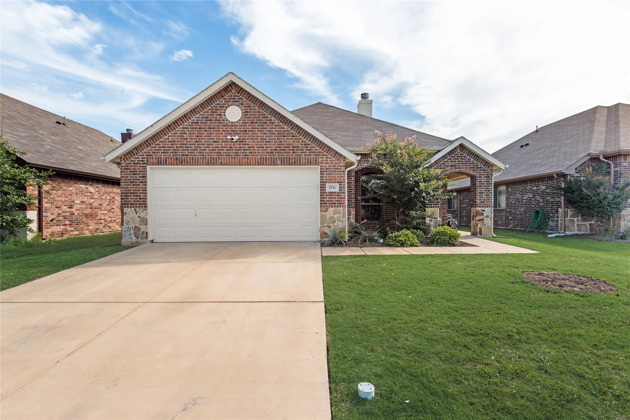 Single Family Residence For Rent in Dallas County , 1711 Wooley Way, Seagoville, Texas 75159, 4 Bedroom, 2 Bathroom, 2 Garage spaces, 1,741 Sqft, built in 2022, mls#21375816, Real Estate Agent in Seagoville, Homes For Rent in Dallas county, Homes For Rent in Seagoville, Realtor in Seagoville Texas, Real Estate Brokerage Independent Realty Texas, Luminita Cordes Realtor