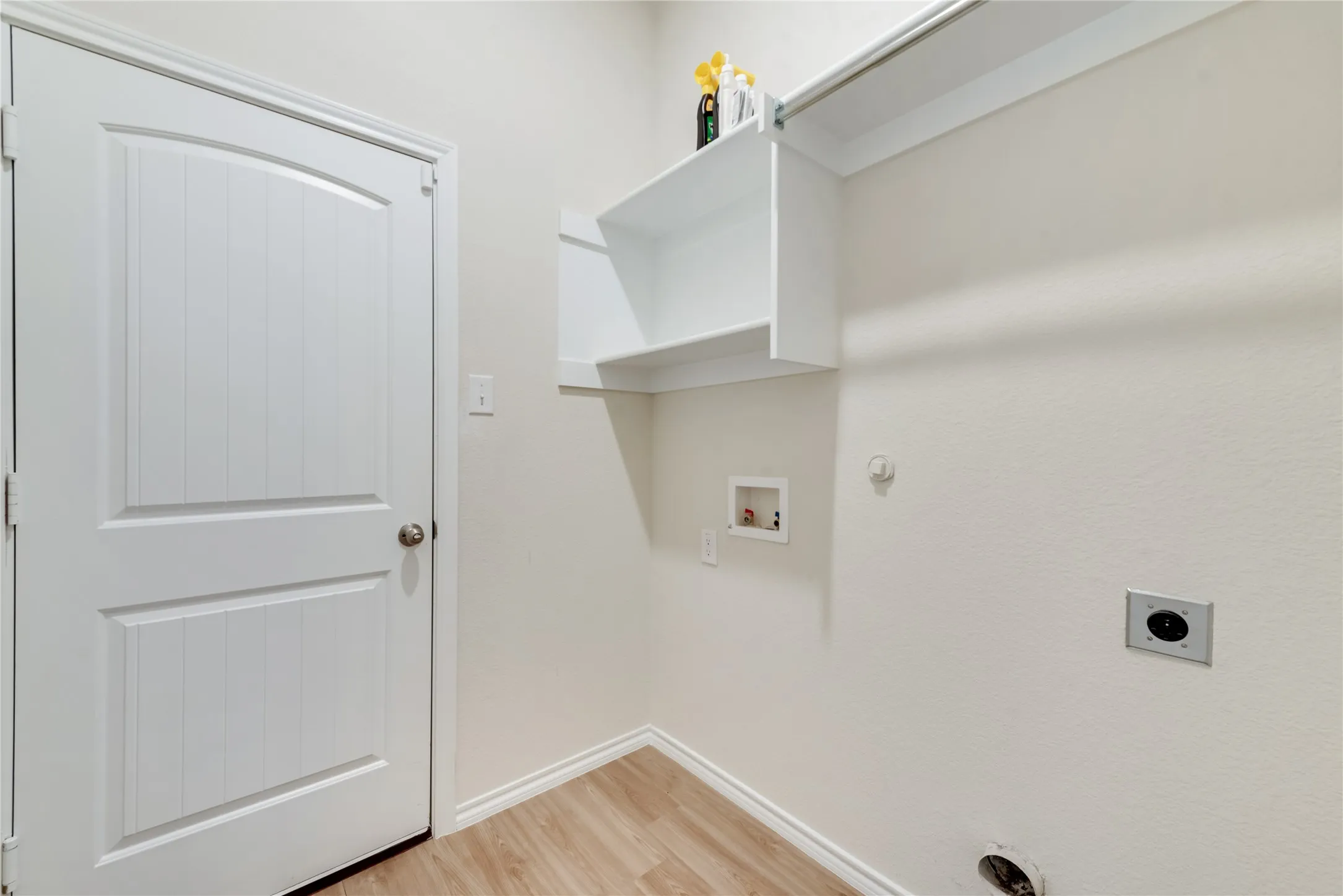 Single Family Residence For Rent in Dallas County , 1711 Wooley Way, Seagoville, Texas 75159, 4 Bedroom, 2 Bathroom, 2 Garage spaces, 1,741 Sqft, built in 2022, mls#21375816, Real Estate Agent in Seagoville, Homes For Rent in Dallas county, Homes For Rent in Seagoville, Realtor in Seagoville Texas, Real Estate Brokerage Independent Realty Texas, Luminita Cordes Realtor