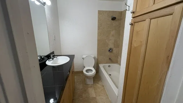 Condominium For Rent in Dallas County , 4425 Travis Street 113, Dallas, Texas 75205, 1 Bedroom, 2 Bathroom, Garage spaces, 824 Sqft, built in 1964, mls#21375868, Real Estate Agent in Dallas, Homes For Rent in Dallas county, Homes For Rent in Dallas, Realtor in Dallas Texas, Real Estate Brokerage Independent Realty Texas, Luminita Cordes Realtor