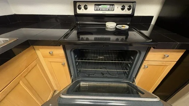 Condominium For Rent in Dallas County , 4425 Travis Street 113, Dallas, Texas 75205, 1 Bedroom, 2 Bathroom, Garage spaces, 824 Sqft, built in 1964, mls#21375868, Real Estate Agent in Dallas, Homes For Rent in Dallas county, Homes For Rent in Dallas, Realtor in Dallas Texas, Real Estate Brokerage Independent Realty Texas, Luminita Cordes Realtor