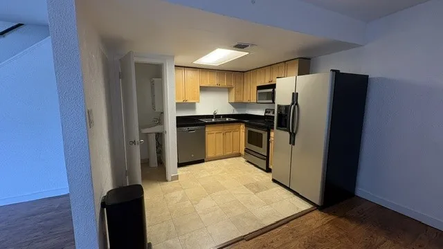 Condominium For Rent in Dallas County , 4425 Travis Street 113, Dallas, Texas 75205, 1 Bedroom, 2 Bathroom, Garage spaces, 824 Sqft, built in 1964, mls#21375868, Real Estate Agent in Dallas, Homes For Rent in Dallas county, Homes For Rent in Dallas, Realtor in Dallas Texas, Real Estate Brokerage Independent Realty Texas, Luminita Cordes Realtor
