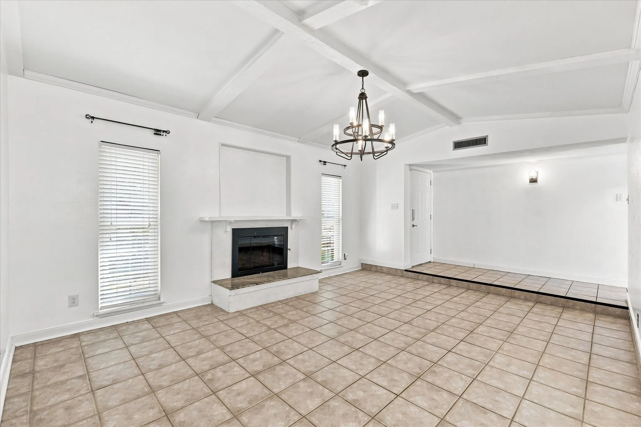 Single Family Residence For Sale in Collin County , 1405 Wind Cave Circle, Plano, Texas 75023, 3 Bedroom, 2 Bathroom, 2 Garage spaces, 1,610 Sqft, built in 1973, mls#21375870, Real Estate Agent in Plano, Homes For Sale in Collin county, Homes For Sale in Plano, Realtor in Plano Texas, Real Estate Brokerage Independent Realty Texas, Luminita Cordes Realtor