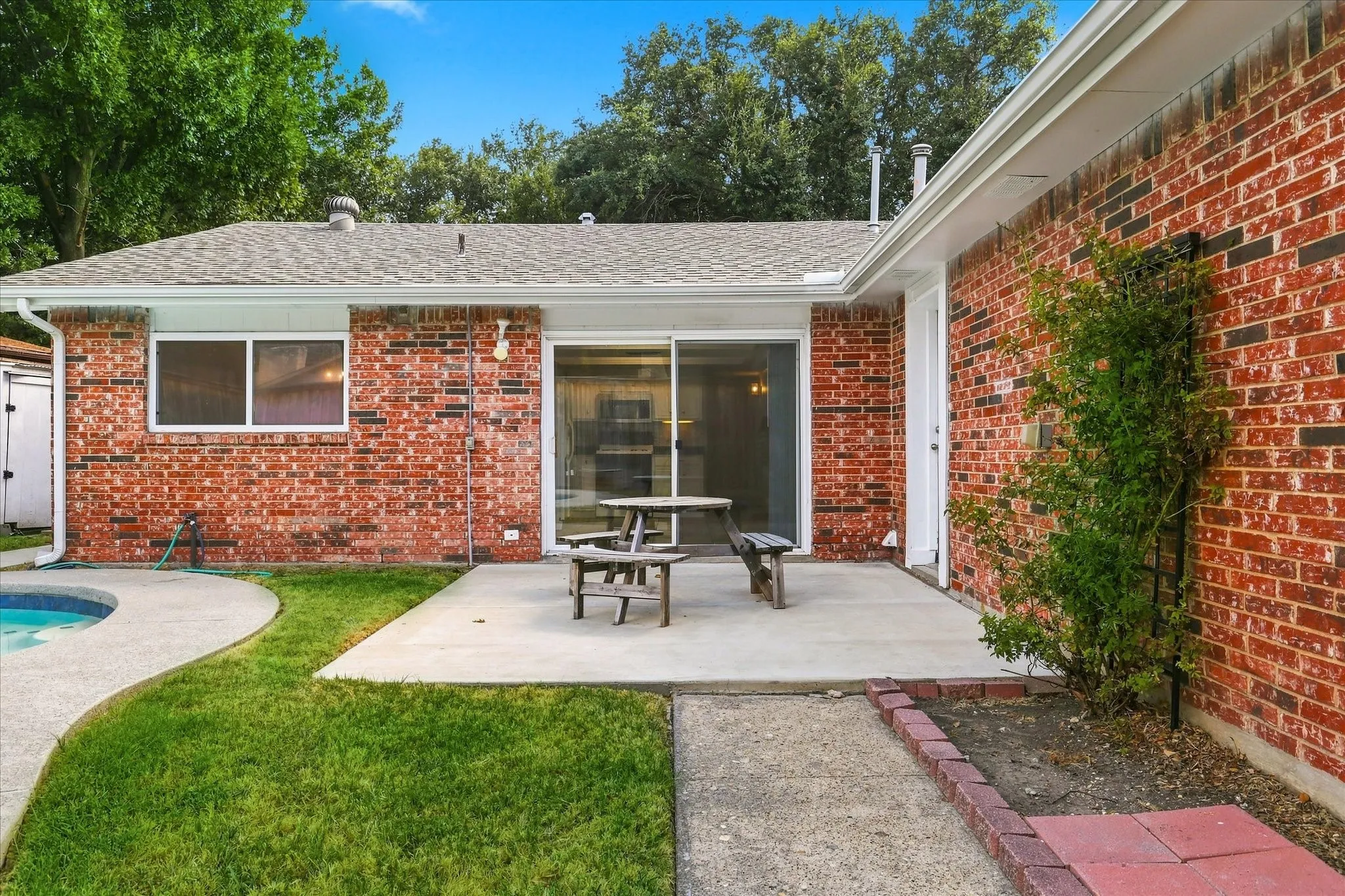 Single Family Residence For Sale in Collin County , 1405 Wind Cave Circle, Plano, Texas 75023, 3 Bedroom, 2 Bathroom, 2 Garage spaces, 1,610 Sqft, built in 1973, mls#21375870, Real Estate Agent in Plano, Homes For Sale in Collin county, Homes For Sale in Plano, Realtor in Plano Texas, Real Estate Brokerage Independent Realty Texas, Luminita Cordes Realtor