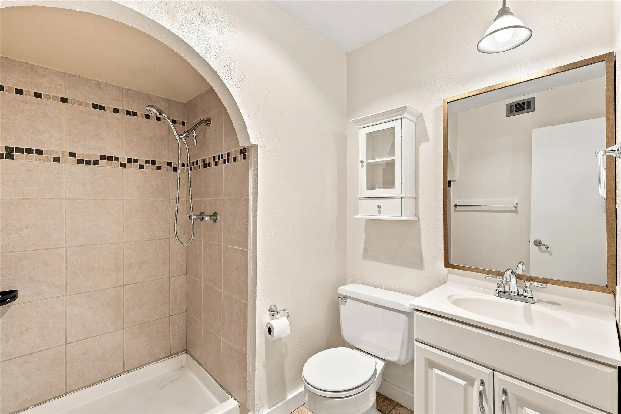 Single Family Residence For Sale in Collin County , 1405 Wind Cave Circle, Plano, Texas 75023, 3 Bedroom, 2 Bathroom, 2 Garage spaces, 1,610 Sqft, built in 1973, mls#21375870, Real Estate Agent in Plano, Homes For Sale in Collin county, Homes For Sale in Plano, Realtor in Plano Texas, Real Estate Brokerage Independent Realty Texas, Luminita Cordes Realtor