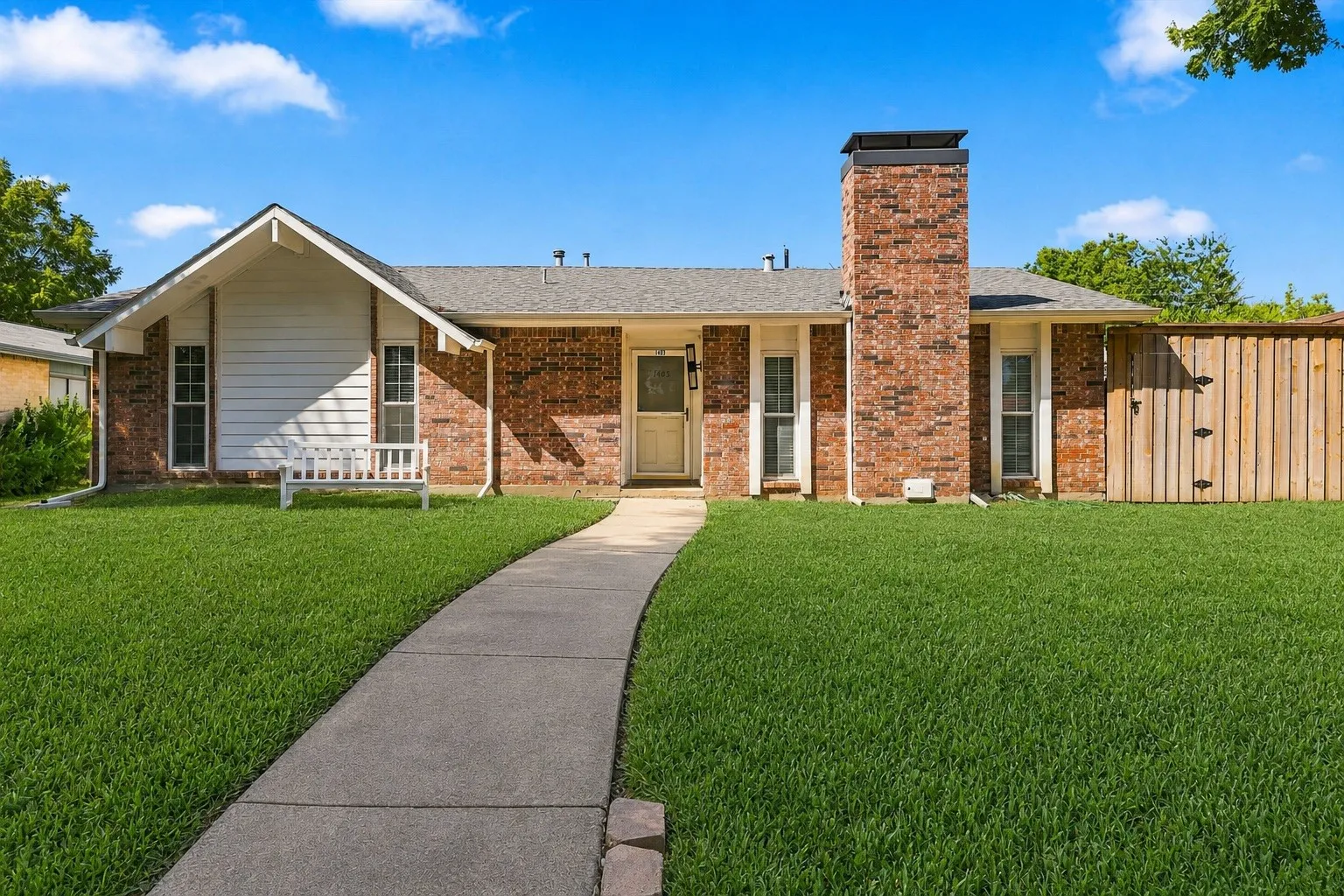 Single Family Residence For Sale in Collin County , 1405 Wind Cave Circle, Plano, Texas 75023, 3 Bedroom, 2 Bathroom, 2 Garage spaces, 1,610 Sqft, built in 1973, mls#21375870, Real Estate Agent in Plano, Homes For Sale in Collin county, Homes For Sale in Plano, Realtor in Plano Texas, Real Estate Brokerage Independent Realty Texas, Luminita Cordes Realtor