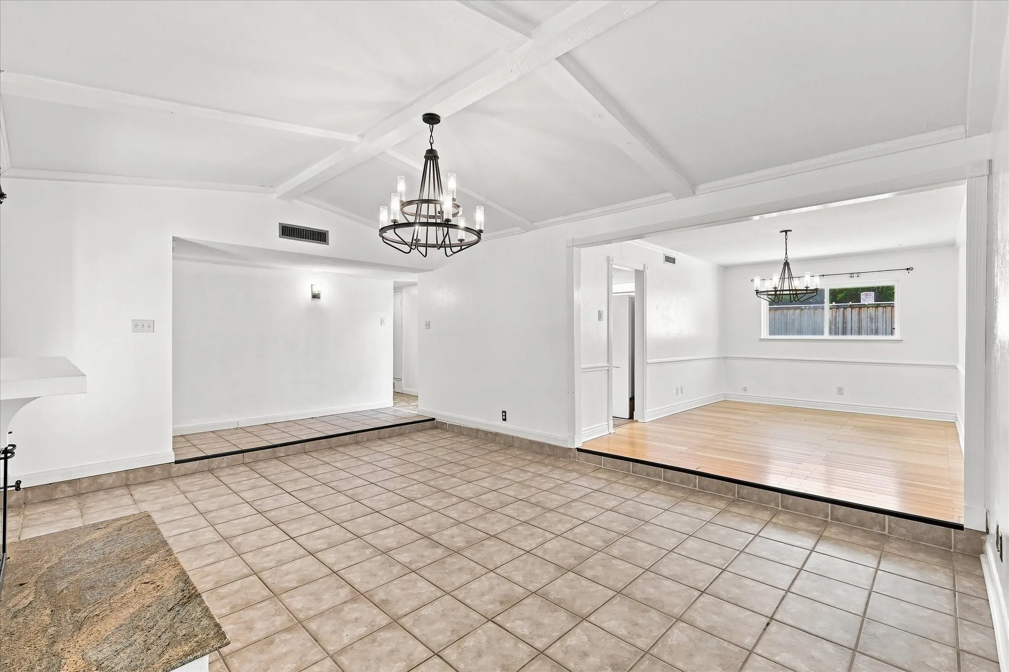 Single Family Residence For Sale in Collin County , 1405 Wind Cave Circle, Plano, Texas 75023, 3 Bedroom, 2 Bathroom, 2 Garage spaces, 1,610 Sqft, built in 1973, mls#21375870, Real Estate Agent in Plano, Homes For Sale in Collin county, Homes For Sale in Plano, Realtor in Plano Texas, Real Estate Brokerage Independent Realty Texas, Luminita Cordes Realtor