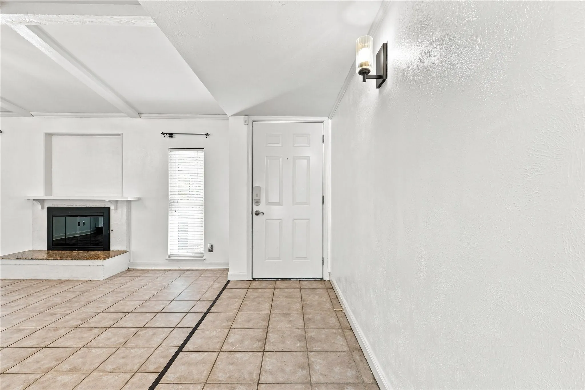 Single Family Residence For Sale in Collin County , 1405 Wind Cave Circle, Plano, Texas 75023, 3 Bedroom, 2 Bathroom, 2 Garage spaces, 1,610 Sqft, built in 1973, mls#21375870, Real Estate Agent in Plano, Homes For Sale in Collin county, Homes For Sale in Plano, Realtor in Plano Texas, Real Estate Brokerage Independent Realty Texas, Luminita Cordes Realtor