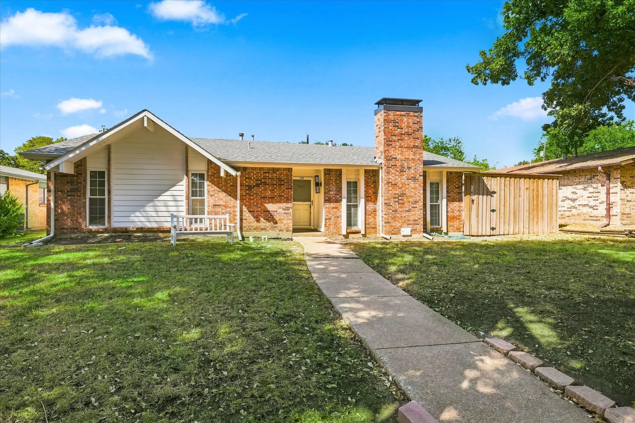 Single Family Residence For Sale in Collin County , 1405 Wind Cave Circle, Plano, Texas 75023, 3 Bedroom, 2 Bathroom, 2 Garage spaces, 1,610 Sqft, built in 1973, mls#21375870, Real Estate Agent in Plano, Homes For Sale in Collin county, Homes For Sale in Plano, Realtor in Plano Texas, Real Estate Brokerage Independent Realty Texas, Luminita Cordes Realtor