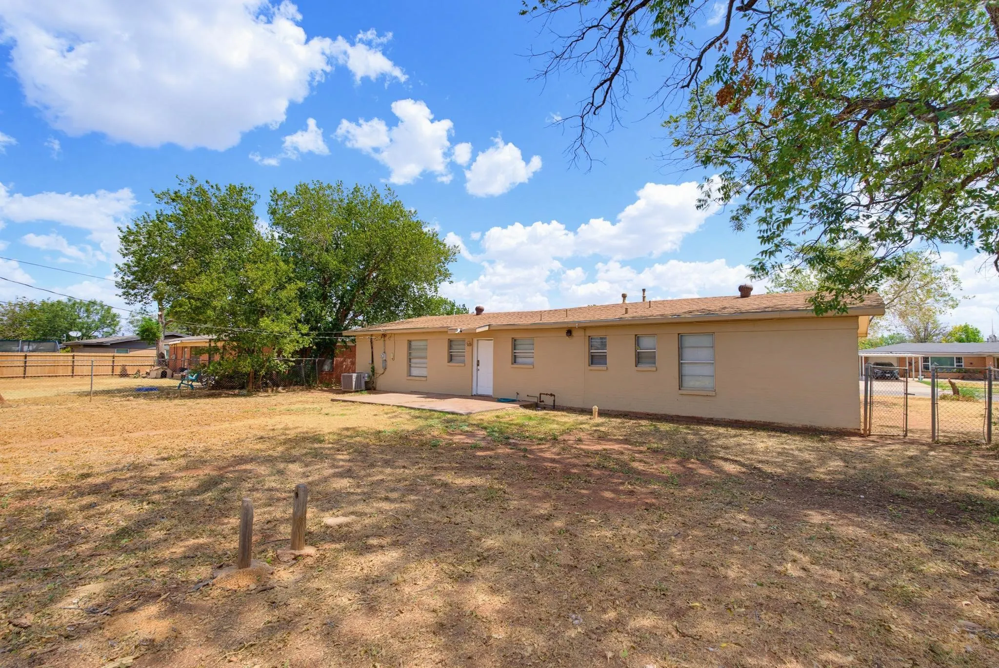 Single Family Residence For Rent in Taylor County , 618 S La Salle Drive, Abilene, Texas 79605, 3 Bedroom, 2 Bathroom, 1 Garage spaces, 1,454 Sqft, built in 1954, mls#21375863, Real Estate Agent in Abilene, Homes For Rent in Taylor county, Homes For Rent in Abilene, Realtor in Abilene Texas, Real Estate Brokerage Independent Realty Texas, Luminita Cordes Realtor