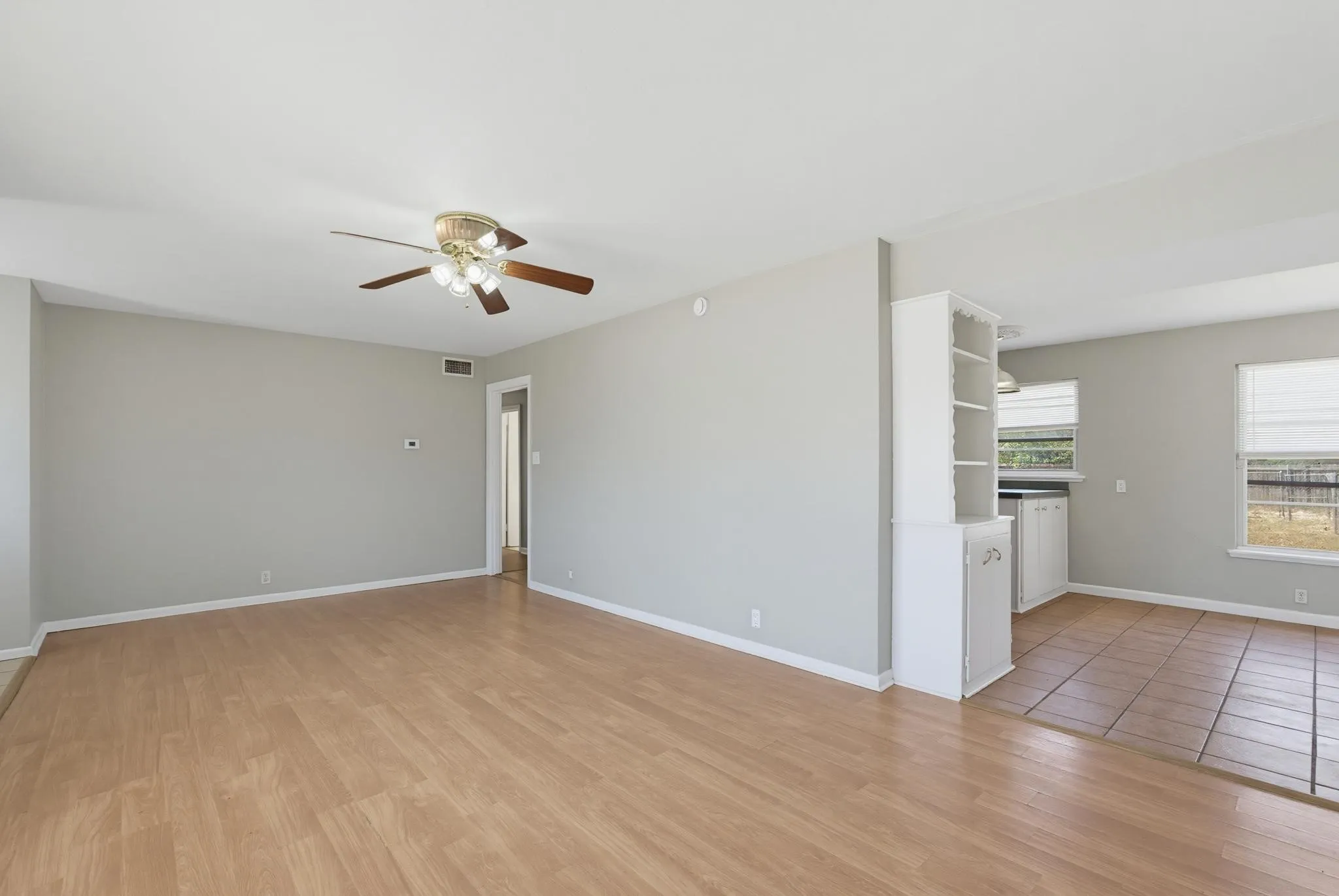 Single Family Residence For Rent in Taylor County , 618 S La Salle Drive, Abilene, Texas 79605, 3 Bedroom, 2 Bathroom, 1 Garage spaces, 1,454 Sqft, built in 1954, mls#21375863, Real Estate Agent in Abilene, Homes For Rent in Taylor county, Homes For Rent in Abilene, Realtor in Abilene Texas, Real Estate Brokerage Independent Realty Texas, Luminita Cordes Realtor