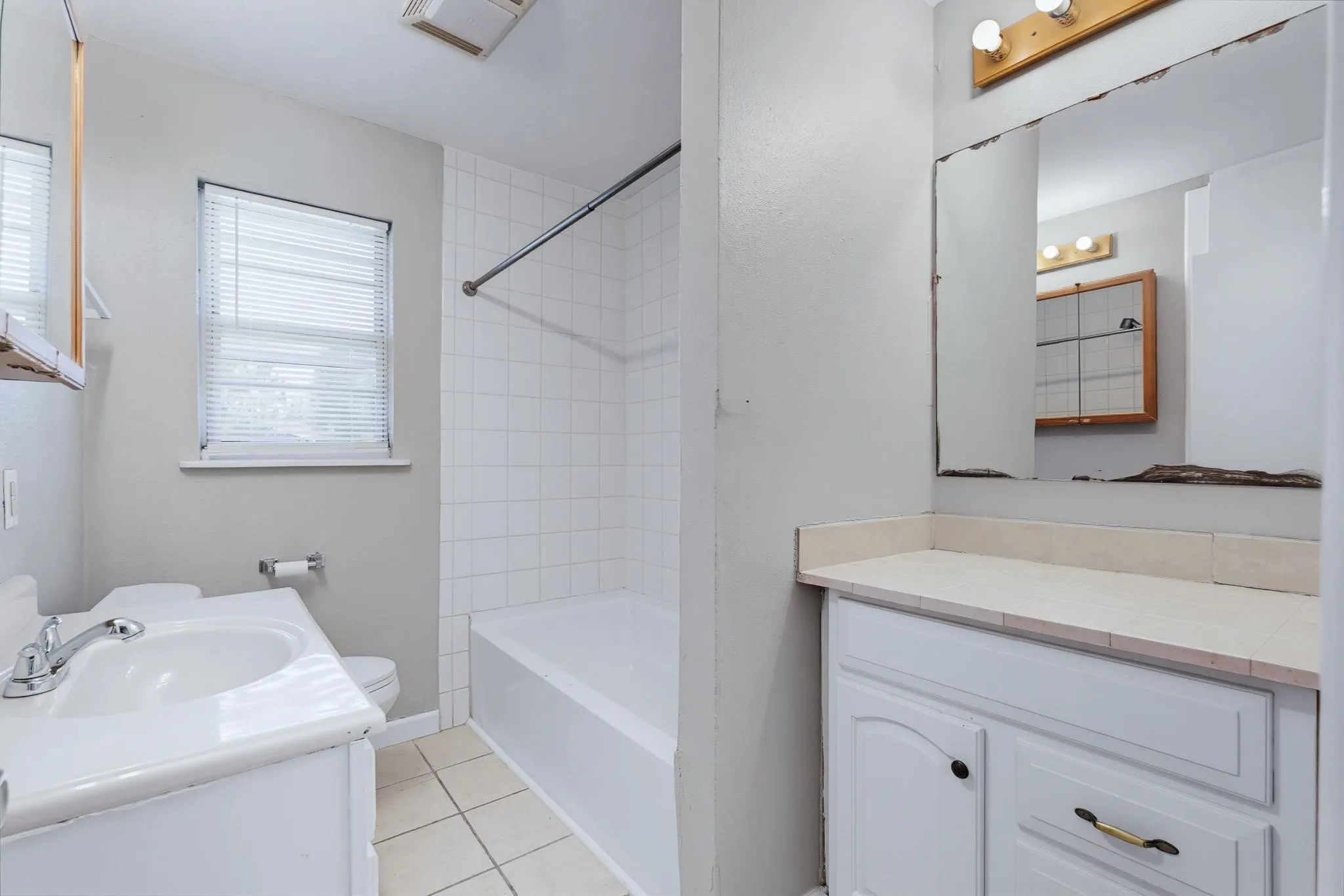 Single Family Residence For Rent in Taylor County , 618 S La Salle Drive, Abilene, Texas 79605, 3 Bedroom, 2 Bathroom, 1 Garage spaces, 1,454 Sqft, built in 1954, mls#21375863, Real Estate Agent in Abilene, Homes For Rent in Taylor county, Homes For Rent in Abilene, Realtor in Abilene Texas, Real Estate Brokerage Independent Realty Texas, Luminita Cordes Realtor