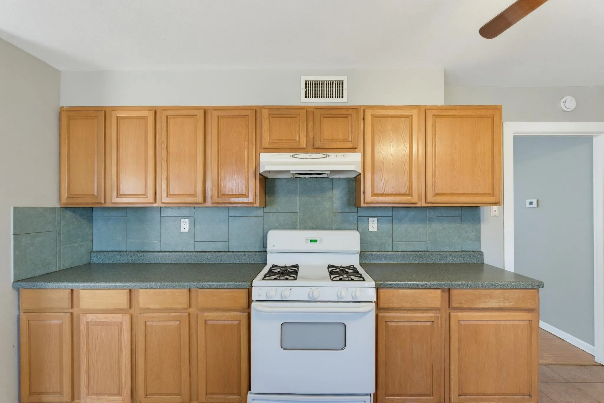 Single Family Residence For Rent in Taylor County , 618 S La Salle Drive, Abilene, Texas 79605, 3 Bedroom, 2 Bathroom, 1 Garage spaces, 1,454 Sqft, built in 1954, mls#21375863, Real Estate Agent in Abilene, Homes For Rent in Taylor county, Homes For Rent in Abilene, Realtor in Abilene Texas, Real Estate Brokerage Independent Realty Texas, Luminita Cordes Realtor