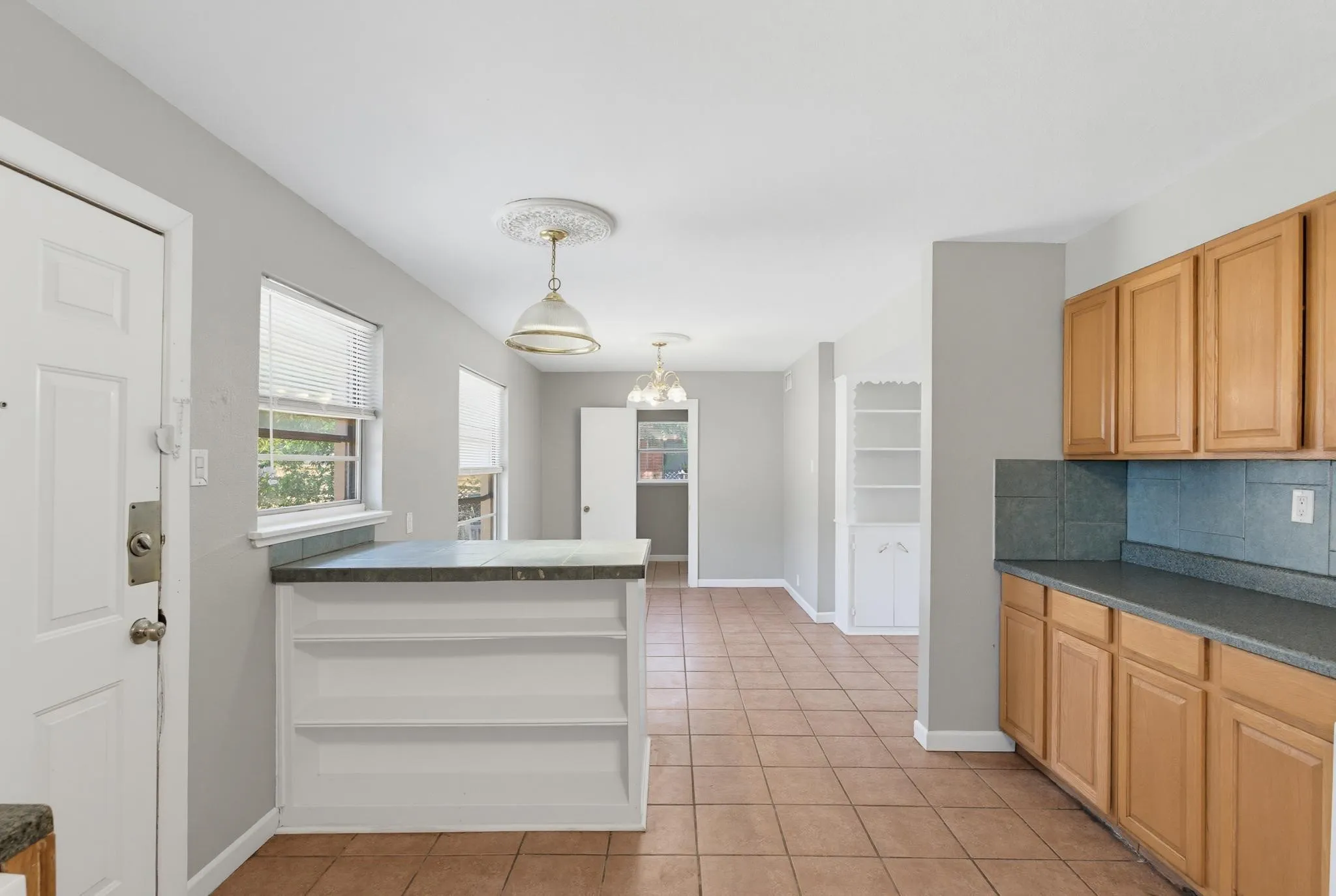 Single Family Residence For Rent in Taylor County , 618 S La Salle Drive, Abilene, Texas 79605, 3 Bedroom, 2 Bathroom, 1 Garage spaces, 1,454 Sqft, built in 1954, mls#21375863, Real Estate Agent in Abilene, Homes For Rent in Taylor county, Homes For Rent in Abilene, Realtor in Abilene Texas, Real Estate Brokerage Independent Realty Texas, Luminita Cordes Realtor