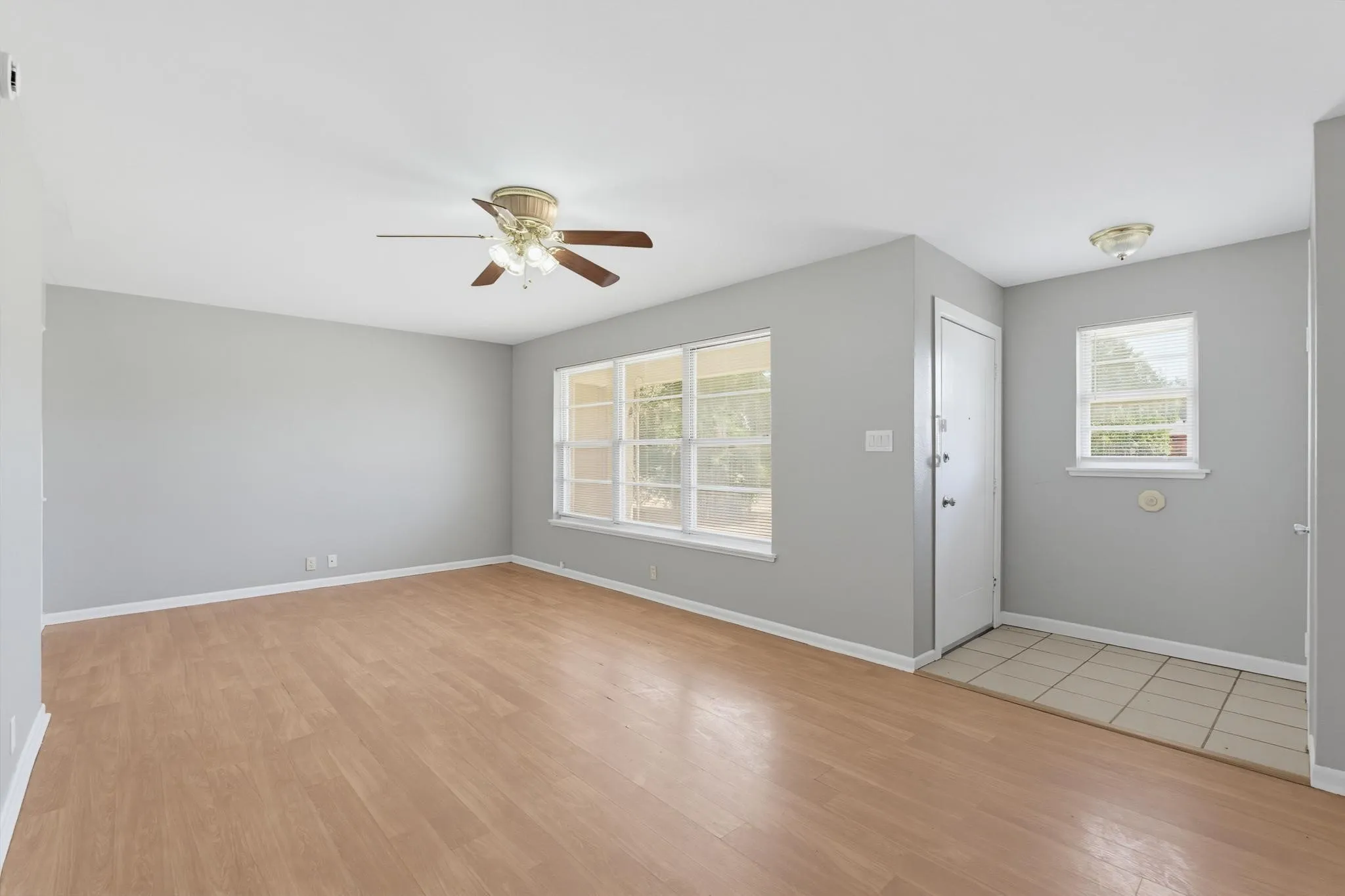Single Family Residence For Rent in Taylor County , 618 S La Salle Drive, Abilene, Texas 79605, 3 Bedroom, 2 Bathroom, 1 Garage spaces, 1,454 Sqft, built in 1954, mls#21375863, Real Estate Agent in Abilene, Homes For Rent in Taylor county, Homes For Rent in Abilene, Realtor in Abilene Texas, Real Estate Brokerage Independent Realty Texas, Luminita Cordes Realtor