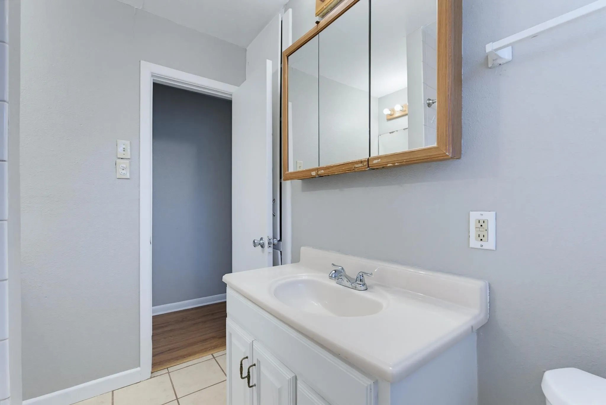 Single Family Residence For Rent in Taylor County , 618 S La Salle Drive, Abilene, Texas 79605, 3 Bedroom, 2 Bathroom, 1 Garage spaces, 1,454 Sqft, built in 1954, mls#21375863, Real Estate Agent in Abilene, Homes For Rent in Taylor county, Homes For Rent in Abilene, Realtor in Abilene Texas, Real Estate Brokerage Independent Realty Texas, Luminita Cordes Realtor
