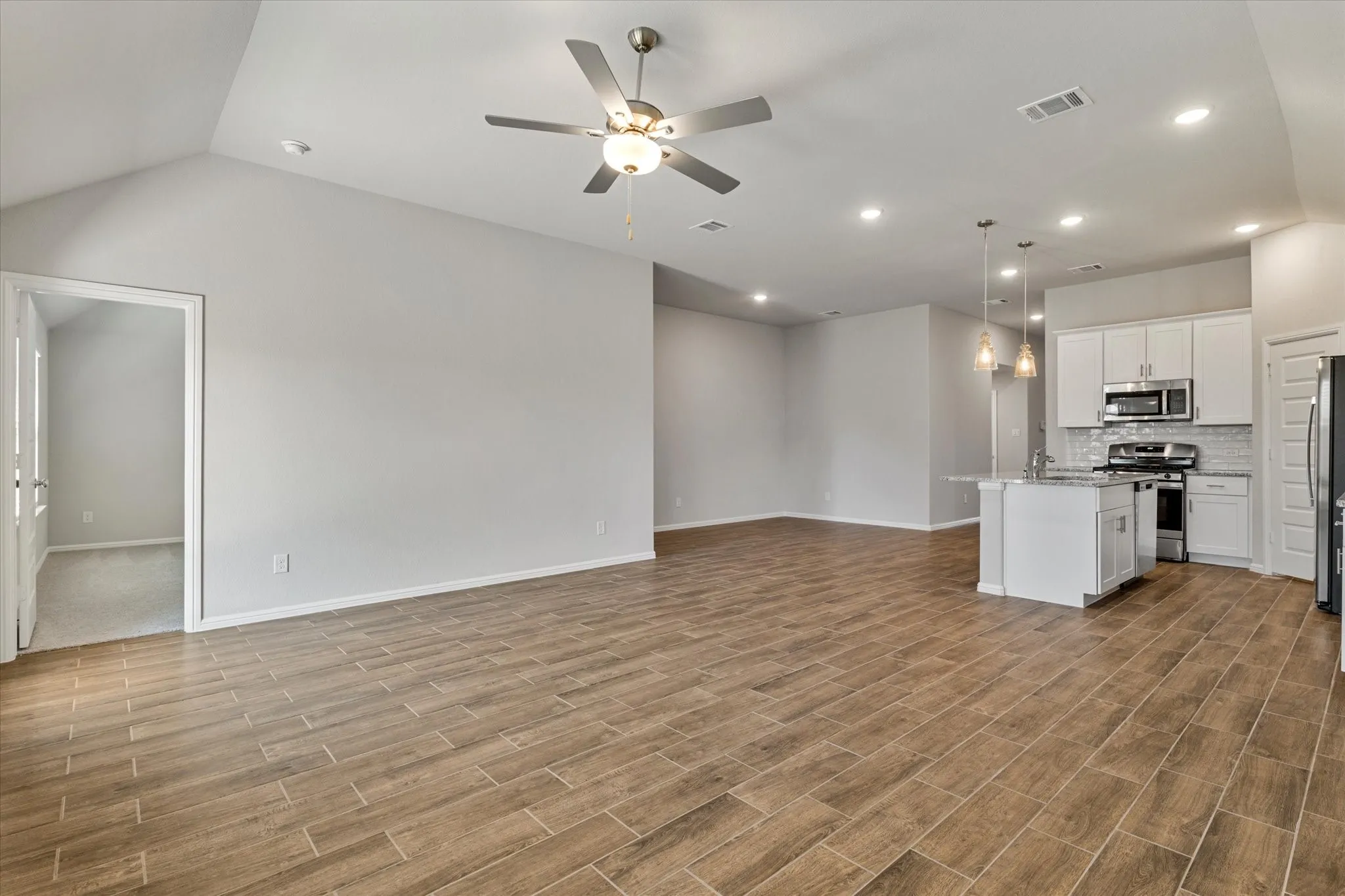 Single Family Residence For Rent in Collin County , 425 Kingsbury Avenue, Princeton, Texas 75407, 3 Bedroom, 2 Bathroom, 2 Garage spaces, 1,764 Sqft, built in 2024, mls#21374983, Real Estate Agent in Princeton, Homes For Rent in Collin county, Homes For Rent in Princeton, Realtor in Princeton Texas, Real Estate Brokerage Independent Realty Texas, Luminita Cordes Realtor