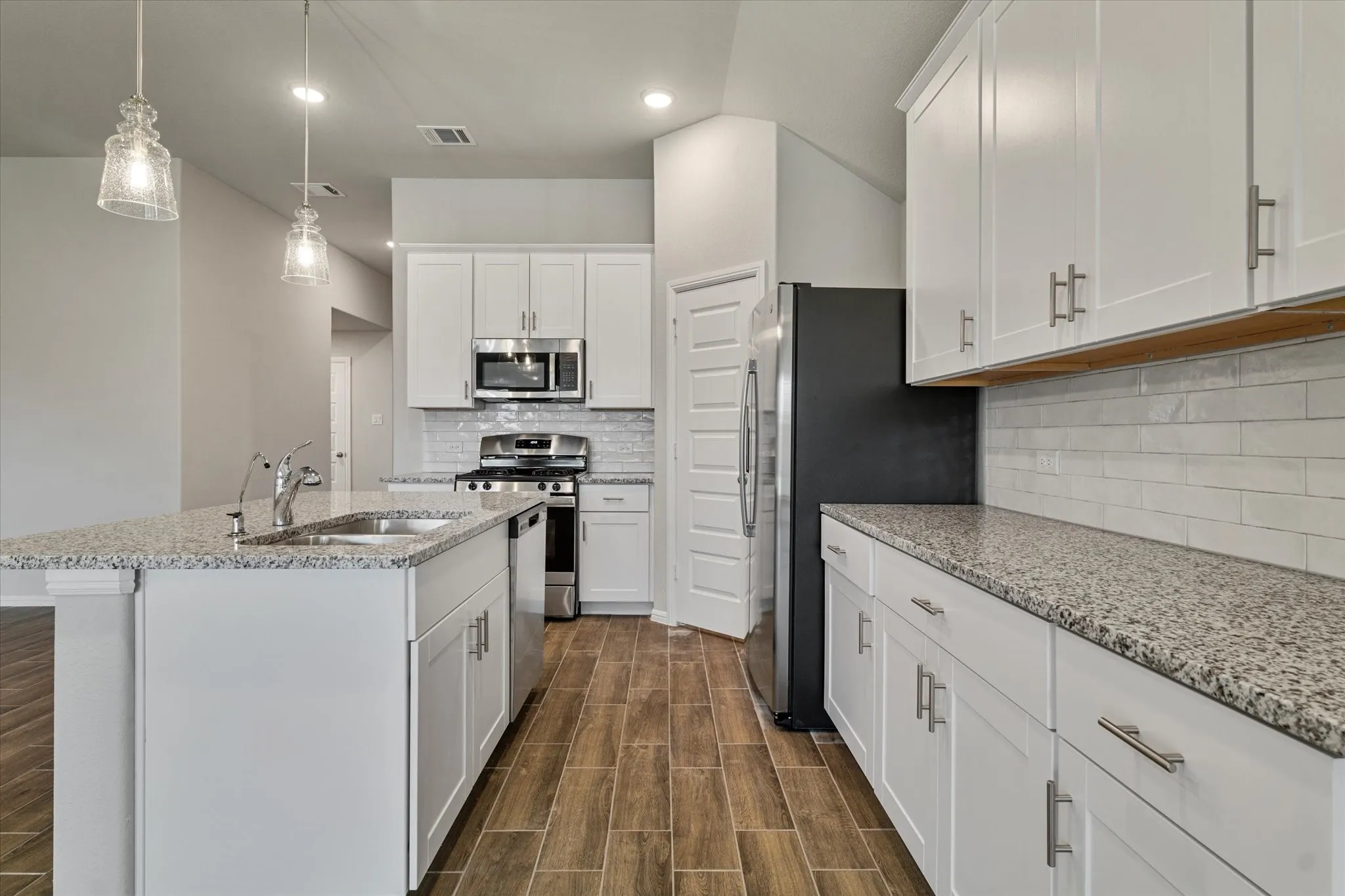 Single Family Residence For Rent in Collin County , 425 Kingsbury Avenue, Princeton, Texas 75407, 3 Bedroom, 2 Bathroom, 2 Garage spaces, 1,764 Sqft, built in 2024, mls#21374983, Real Estate Agent in Princeton, Homes For Rent in Collin county, Homes For Rent in Princeton, Realtor in Princeton Texas, Real Estate Brokerage Independent Realty Texas, Luminita Cordes Realtor