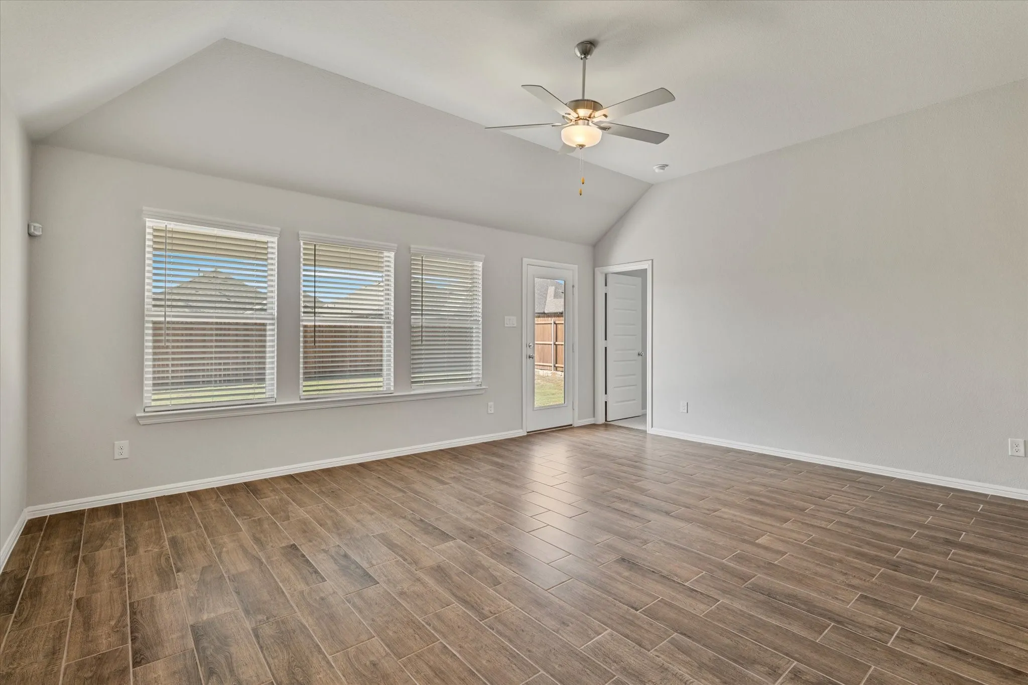 Single Family Residence For Rent in Collin County , 425 Kingsbury Avenue, Princeton, Texas 75407, 3 Bedroom, 2 Bathroom, 2 Garage spaces, 1,764 Sqft, built in 2024, mls#21374983, Real Estate Agent in Princeton, Homes For Rent in Collin county, Homes For Rent in Princeton, Realtor in Princeton Texas, Real Estate Brokerage Independent Realty Texas, Luminita Cordes Realtor