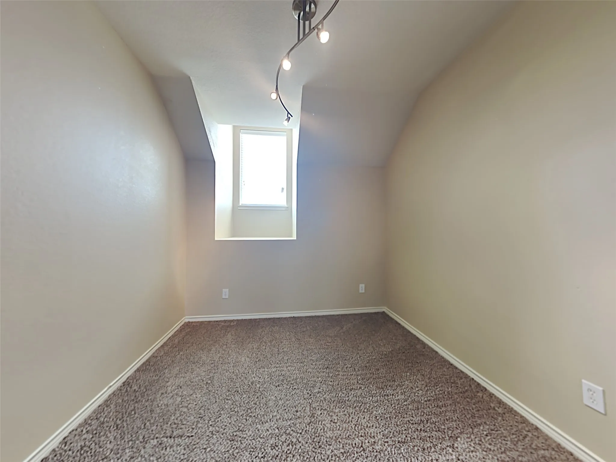Single Family Residence For Sale in Collin County , 3937 La Tierra Linda Trail, Mc Kinney, Texas 75070, 5 Bedroom, 4 Bathroom, 2 Garage spaces, 3,059 Sqft, built in 2006, mls#21375836, Real Estate Agent in Mc Kinney, Homes For Sale in Collin county, Homes For Sale in Mc Kinney, Realtor in Mc Kinney Texas, Real Estate Brokerage Independent Realty Texas, Luminita Cordes Realtor