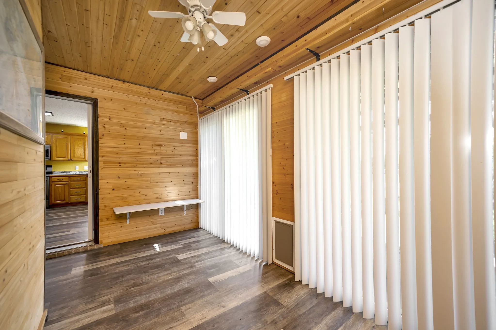 Single Family Residence For Sale in Tarrant County , 509 Birch Street, Crowley, Texas 76036, 3 Bedroom, 2 Bathroom, 2 Garage spaces, 1,708 Sqft, built in 2002, mls#21375835, Real Estate Agent in Crowley, Homes For Sale in Tarrant county, Homes For Sale in Crowley, Realtor in Crowley Texas, Real Estate Brokerage Independent Realty Texas, Luminita Cordes Realtor