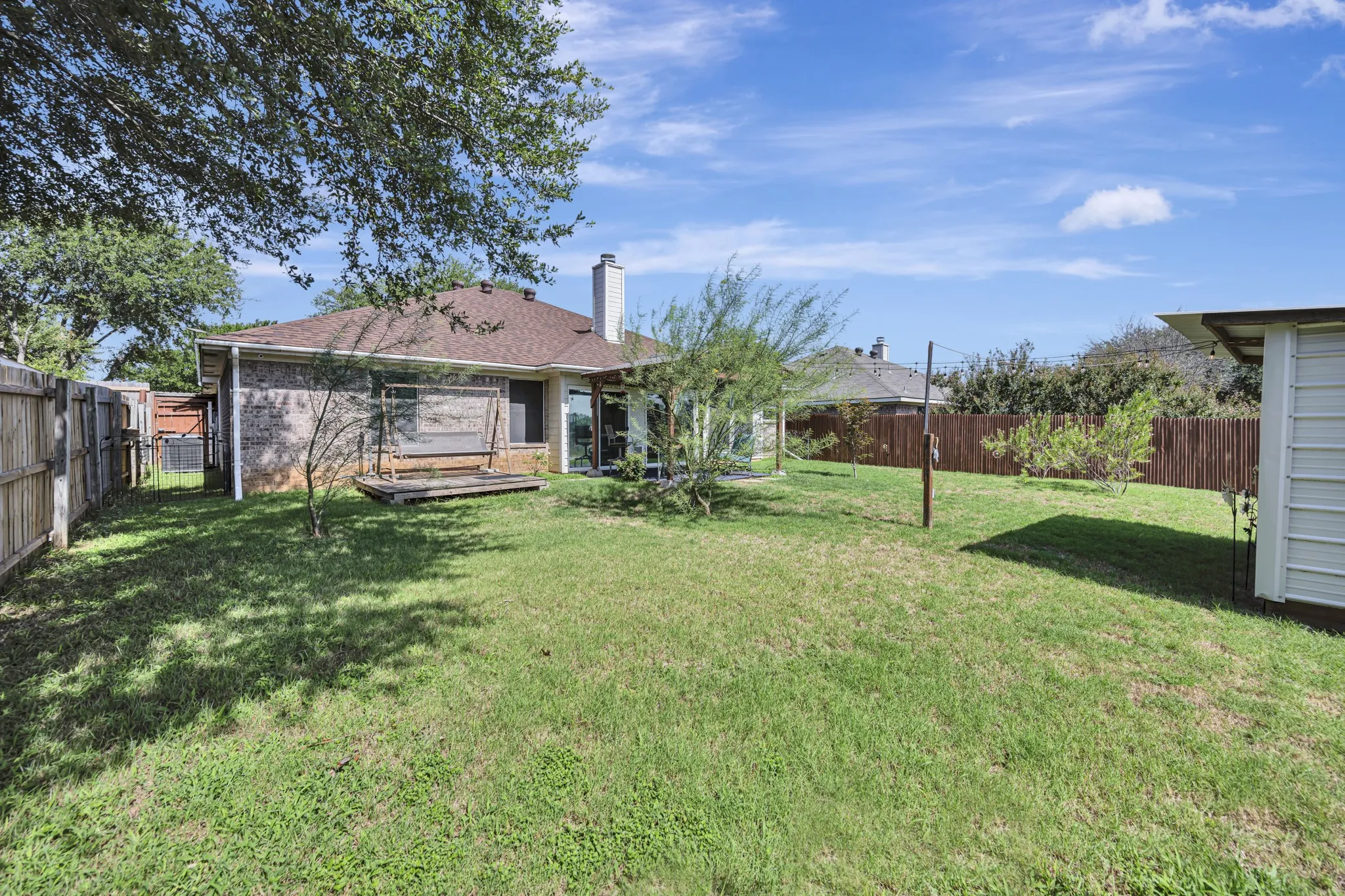 Single Family Residence For Sale in Tarrant County , 509 Birch Street, Crowley, Texas 76036, 3 Bedroom, 2 Bathroom, 2 Garage spaces, 1,708 Sqft, built in 2002, mls#21375835, Real Estate Agent in Crowley, Homes For Sale in Tarrant county, Homes For Sale in Crowley, Realtor in Crowley Texas, Real Estate Brokerage Independent Realty Texas, Luminita Cordes Realtor