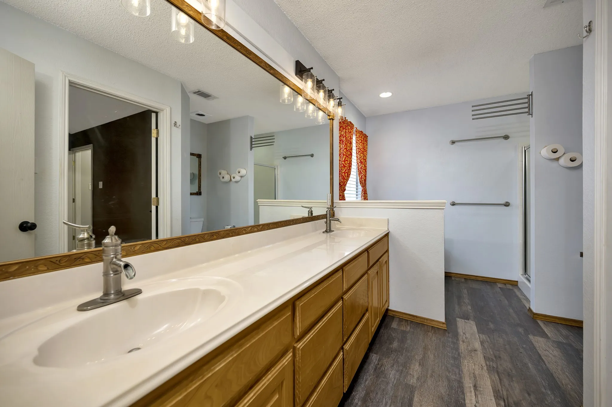 Single Family Residence For Sale in Tarrant County , 509 Birch Street, Crowley, Texas 76036, 3 Bedroom, 2 Bathroom, 2 Garage spaces, 1,708 Sqft, built in 2002, mls#21375835, Real Estate Agent in Crowley, Homes For Sale in Tarrant county, Homes For Sale in Crowley, Realtor in Crowley Texas, Real Estate Brokerage Independent Realty Texas, Luminita Cordes Realtor