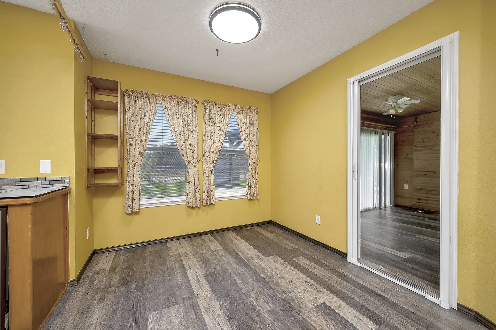 Single Family Residence For Sale in Tarrant County , 509 Birch Street, Crowley, Texas 76036, 3 Bedroom, 2 Bathroom, 2 Garage spaces, 1,708 Sqft, built in 2002, mls#21375835, Real Estate Agent in Crowley, Homes For Sale in Tarrant county, Homes For Sale in Crowley, Realtor in Crowley Texas, Real Estate Brokerage Independent Realty Texas, Luminita Cordes Realtor