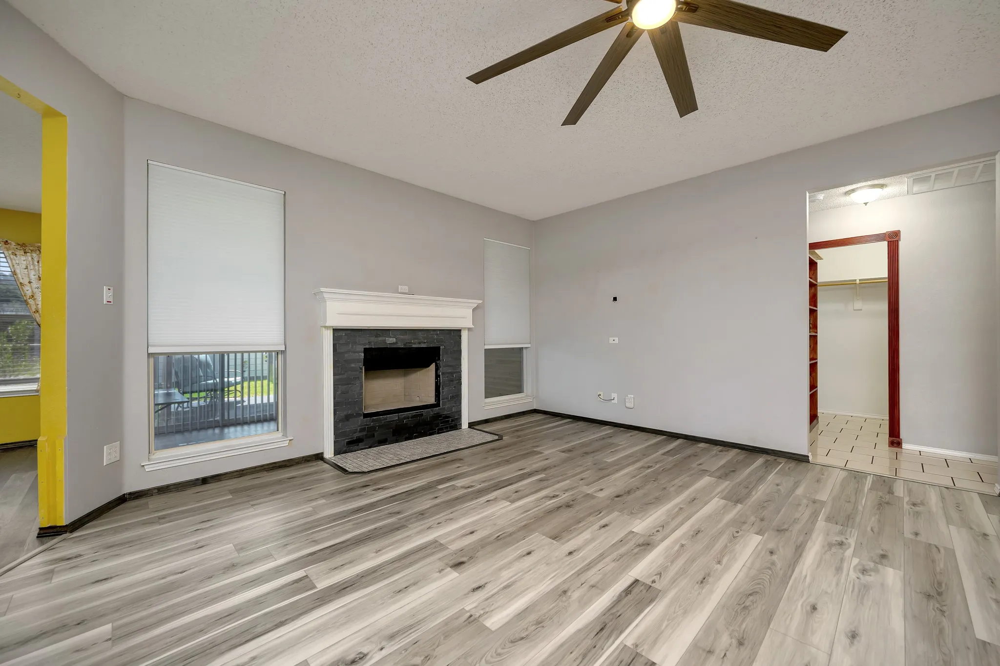 Single Family Residence For Sale in Tarrant County , 509 Birch Street, Crowley, Texas 76036, 3 Bedroom, 2 Bathroom, 2 Garage spaces, 1,708 Sqft, built in 2002, mls#21375835, Real Estate Agent in Crowley, Homes For Sale in Tarrant county, Homes For Sale in Crowley, Realtor in Crowley Texas, Real Estate Brokerage Independent Realty Texas, Luminita Cordes Realtor